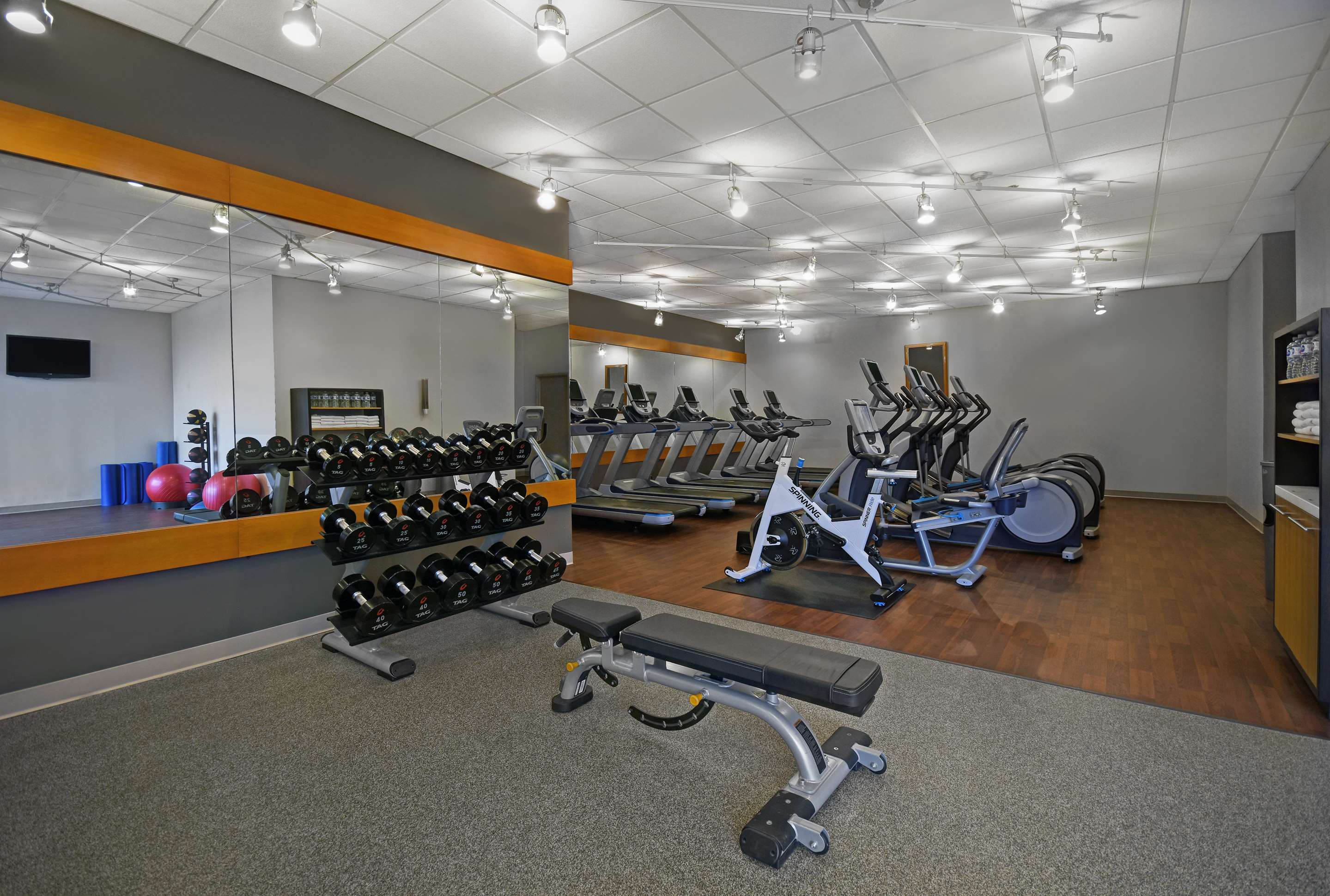 Health club fitness center gym | Hilton Hasbrouck Heights/Meadowlands