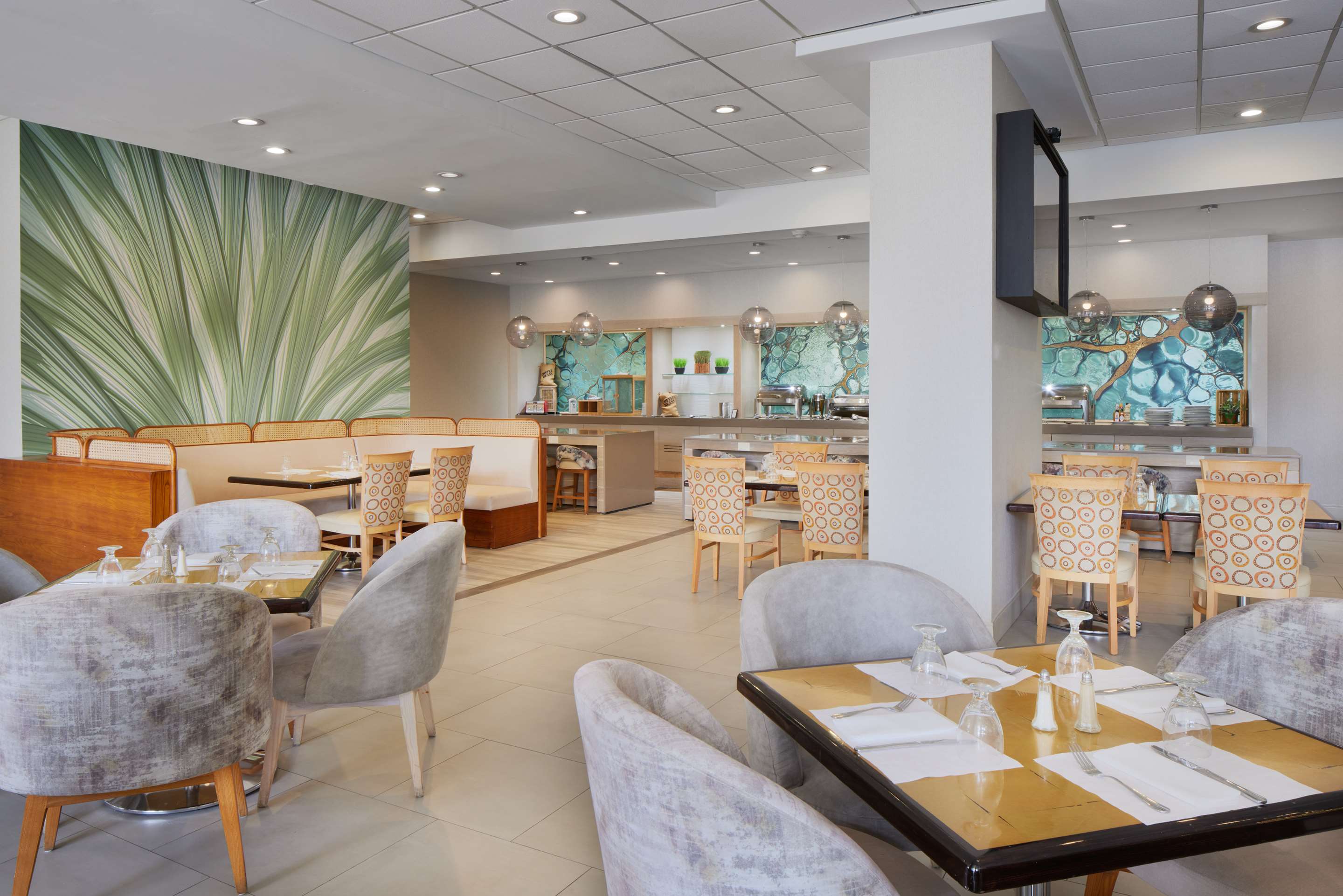 Restaurant | Hilton Hasbrouck Heights/Meadowlands