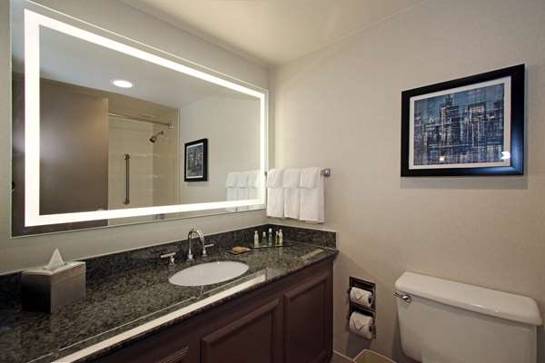  - DoubleTree by Hilton Airport Newark - I-78, Exit 58B