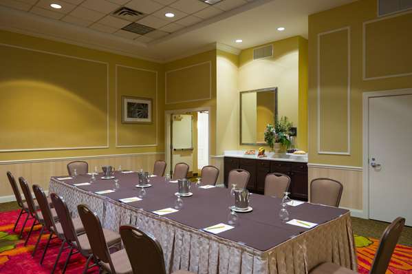  - Hilton Garden Inn Raritan Center Edison - I-95, Exit 10