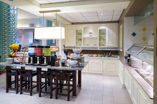 Restaurant - Hilton Garden Inn Raritan Center Edison - I-95, Exit 10