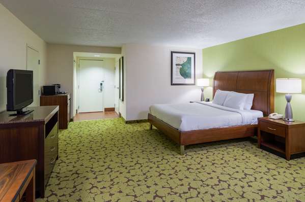  - Hilton Garden Inn Raritan Center Edison - I-95, Exit 10