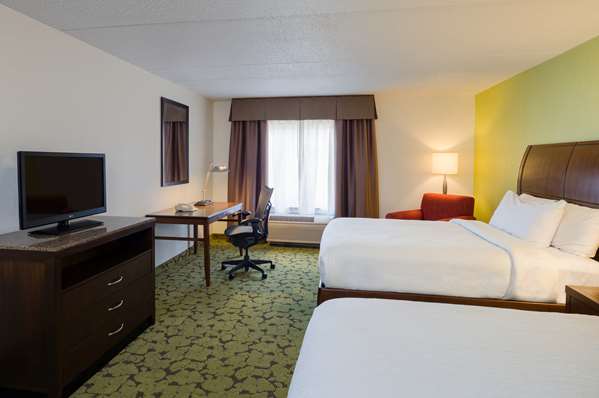  - Hilton Garden Inn Raritan Center Edison - I-95, Exit 10