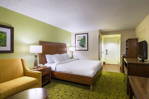  - Hilton Garden Inn Raritan Center Edison - I-95, Exit 10