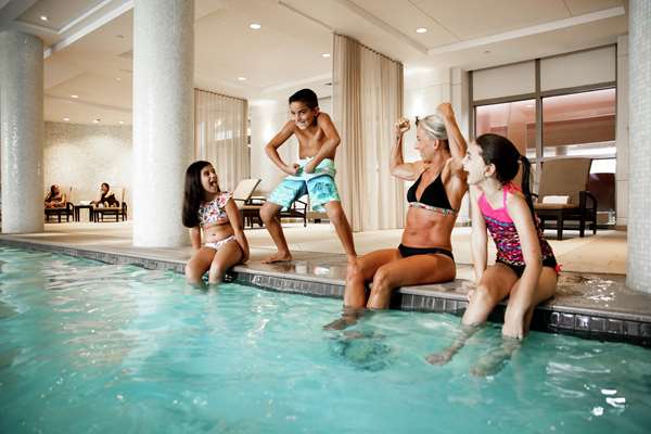 Pool - Hilton Hotel Short Hills