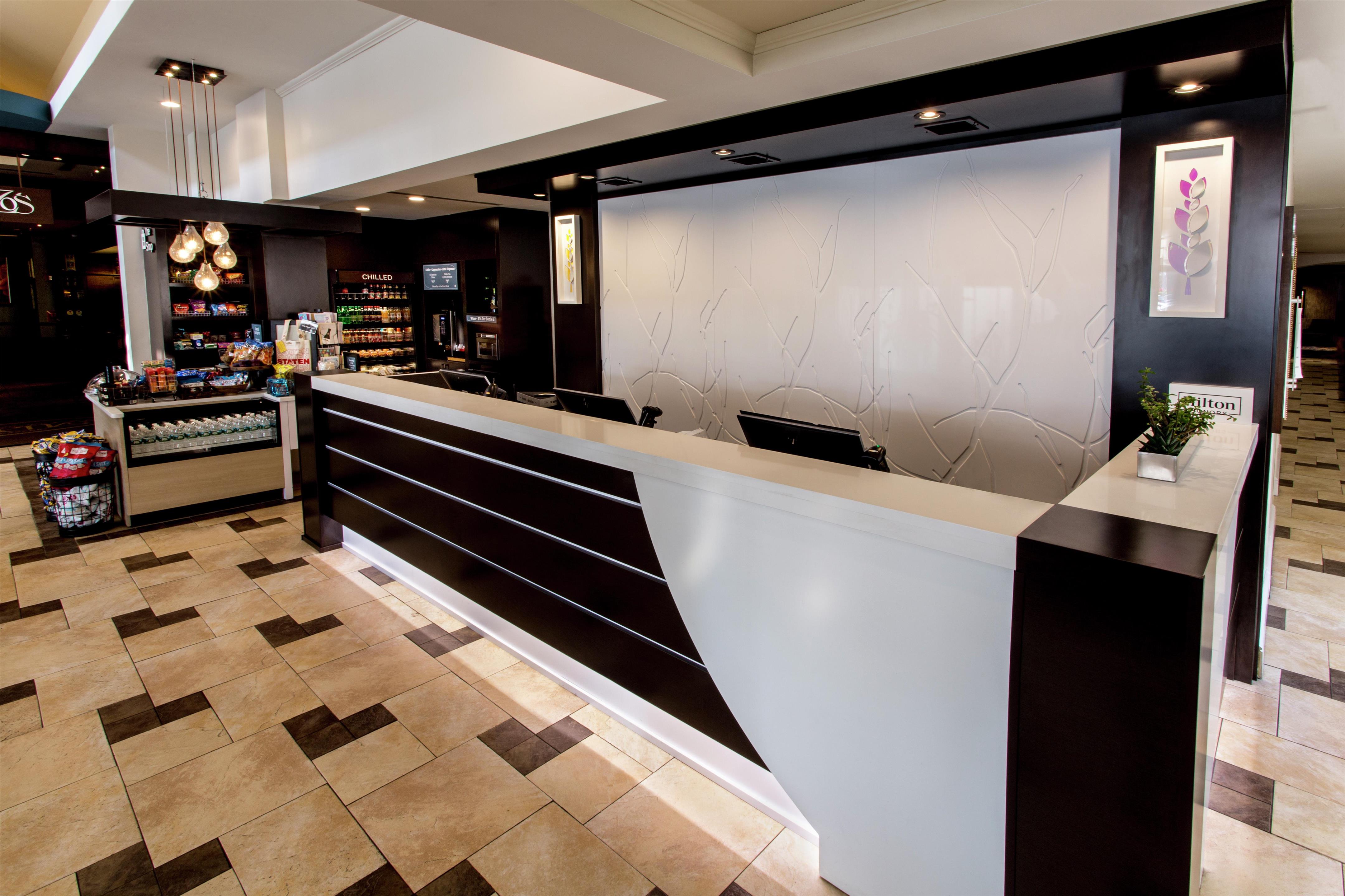 Reception | Hilton Garden Inn New York / Staten Island