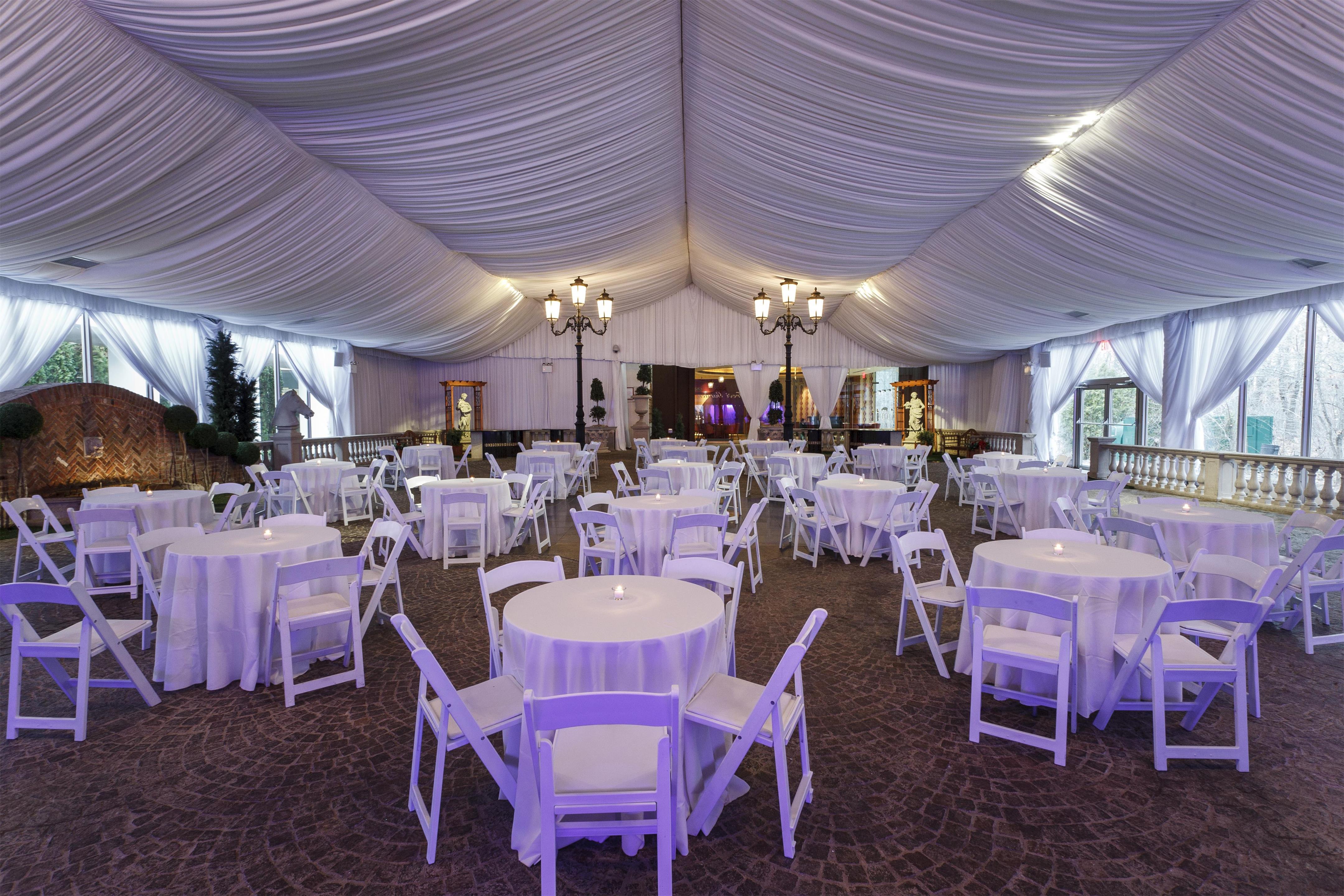 Restaurant | Hilton Garden Inn New York / Staten Island