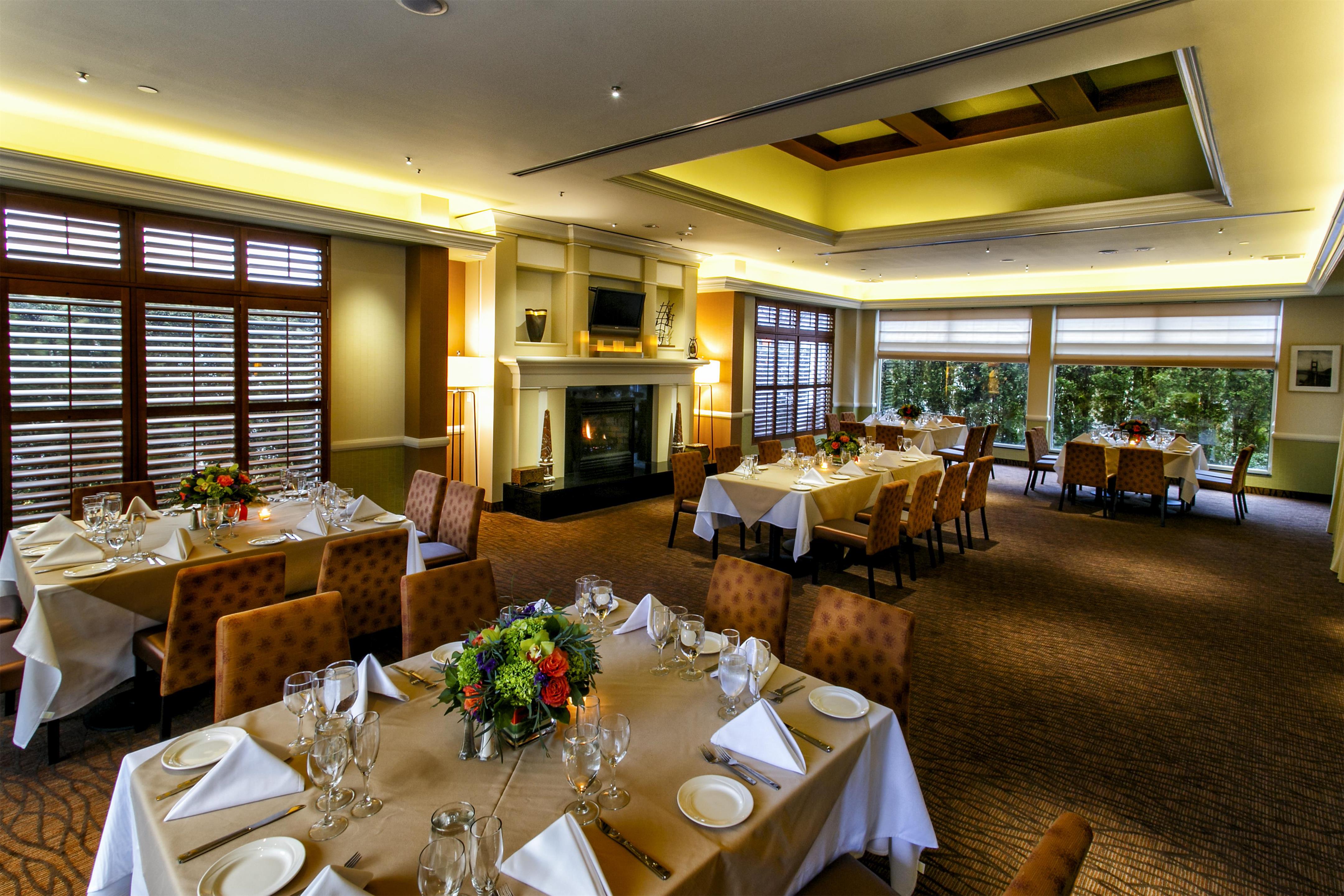 Restaurant | Hilton Garden Inn New York / Staten Island