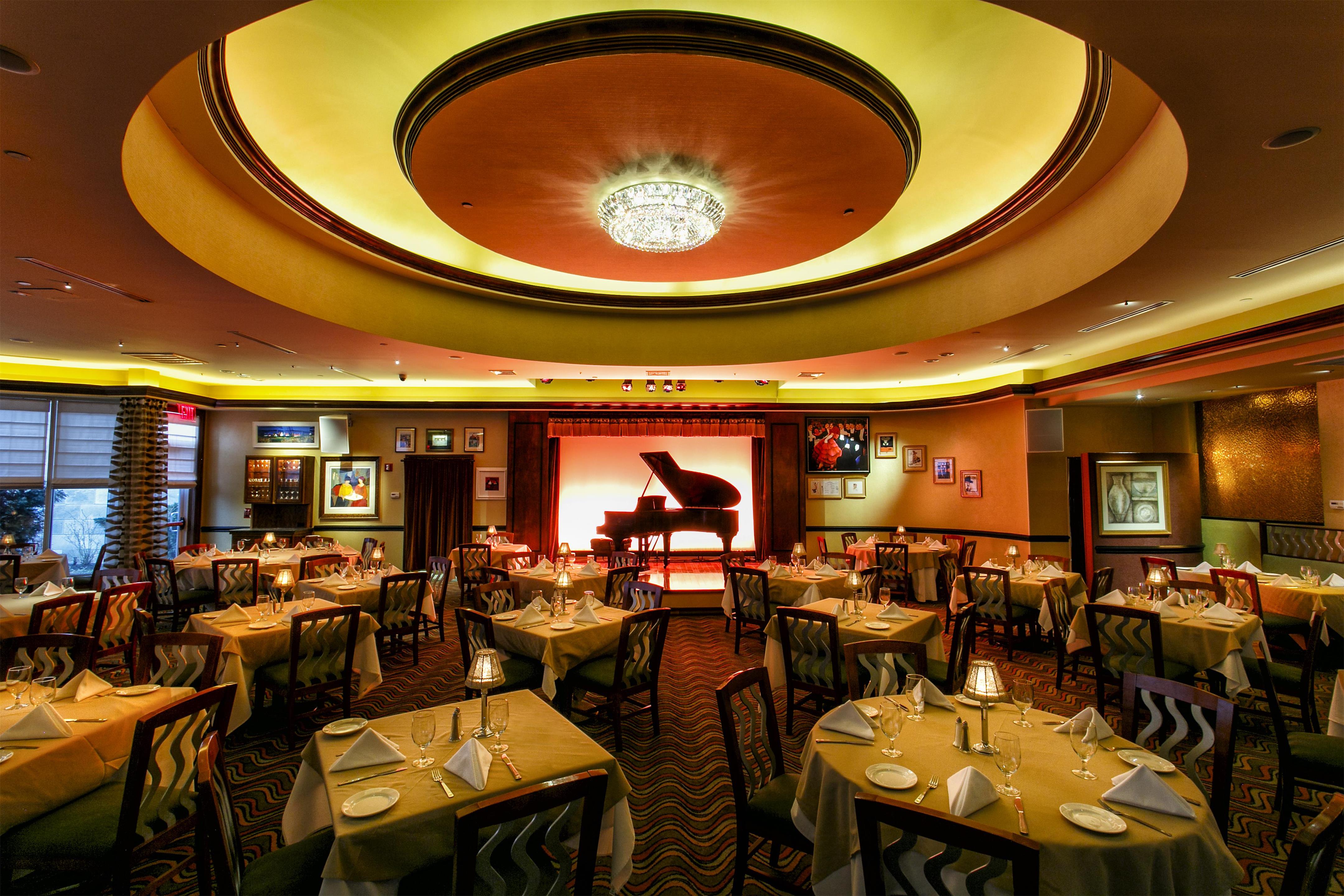 Restaurant | Hilton Garden Inn New York / Staten Island