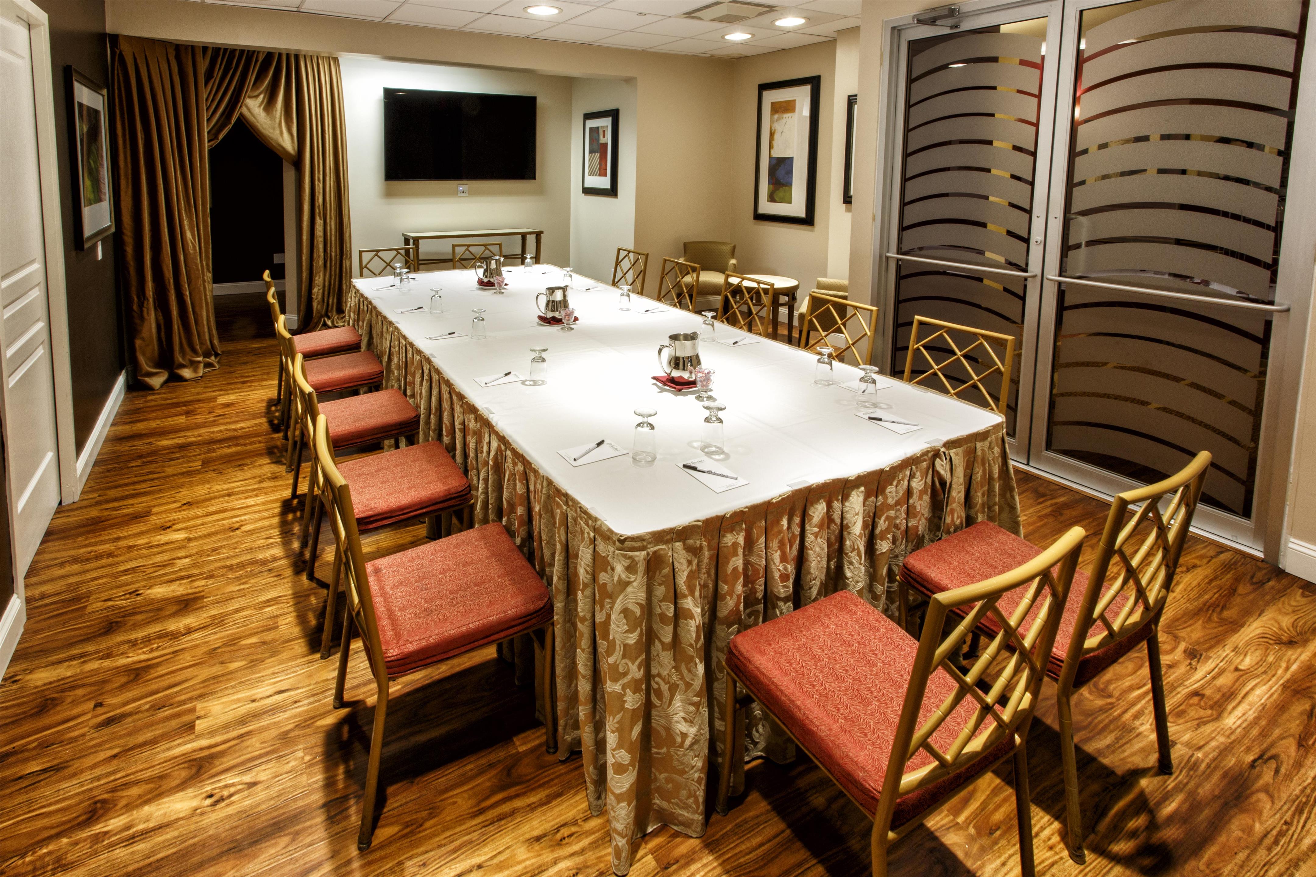 Restaurant | Hilton Garden Inn New York / Staten Island