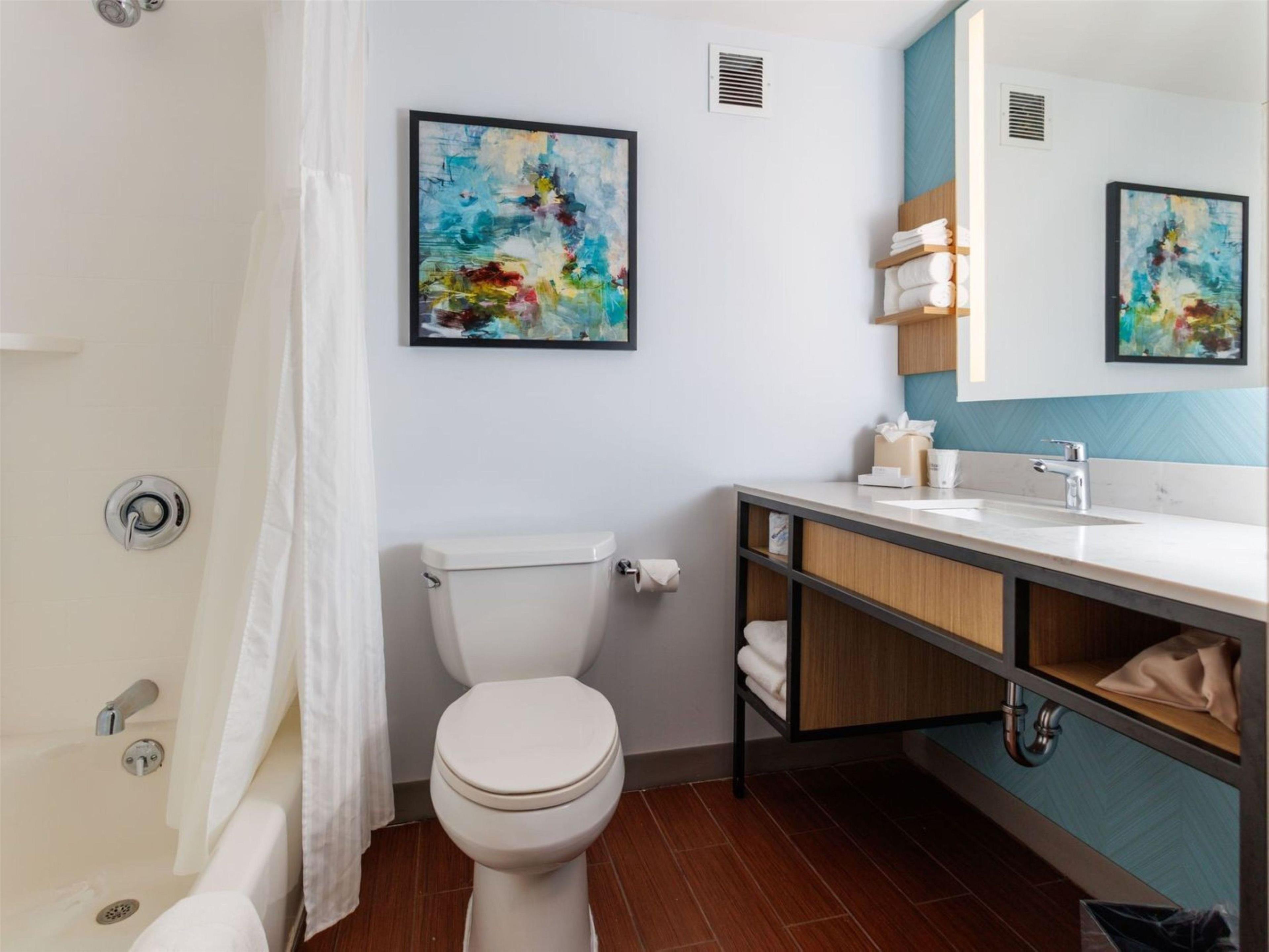 Guest room bath
