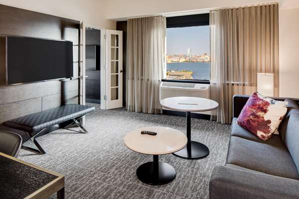  - DoubleTree by Hilton Hotel Jersey City
