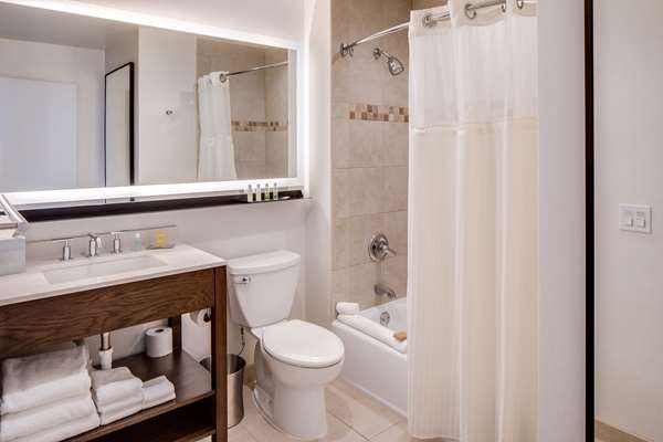  - DoubleTree by Hilton Hotel Jersey City