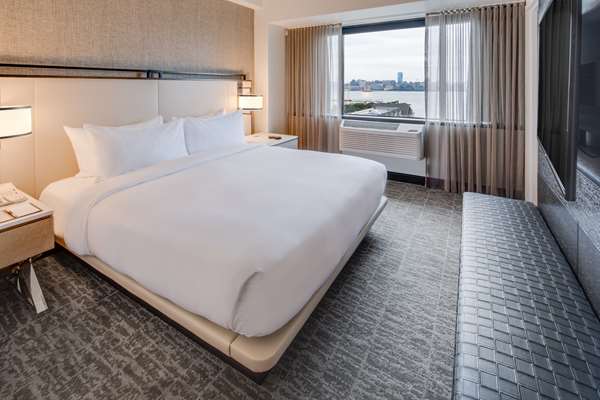  - DoubleTree by Hilton Hotel Jersey City