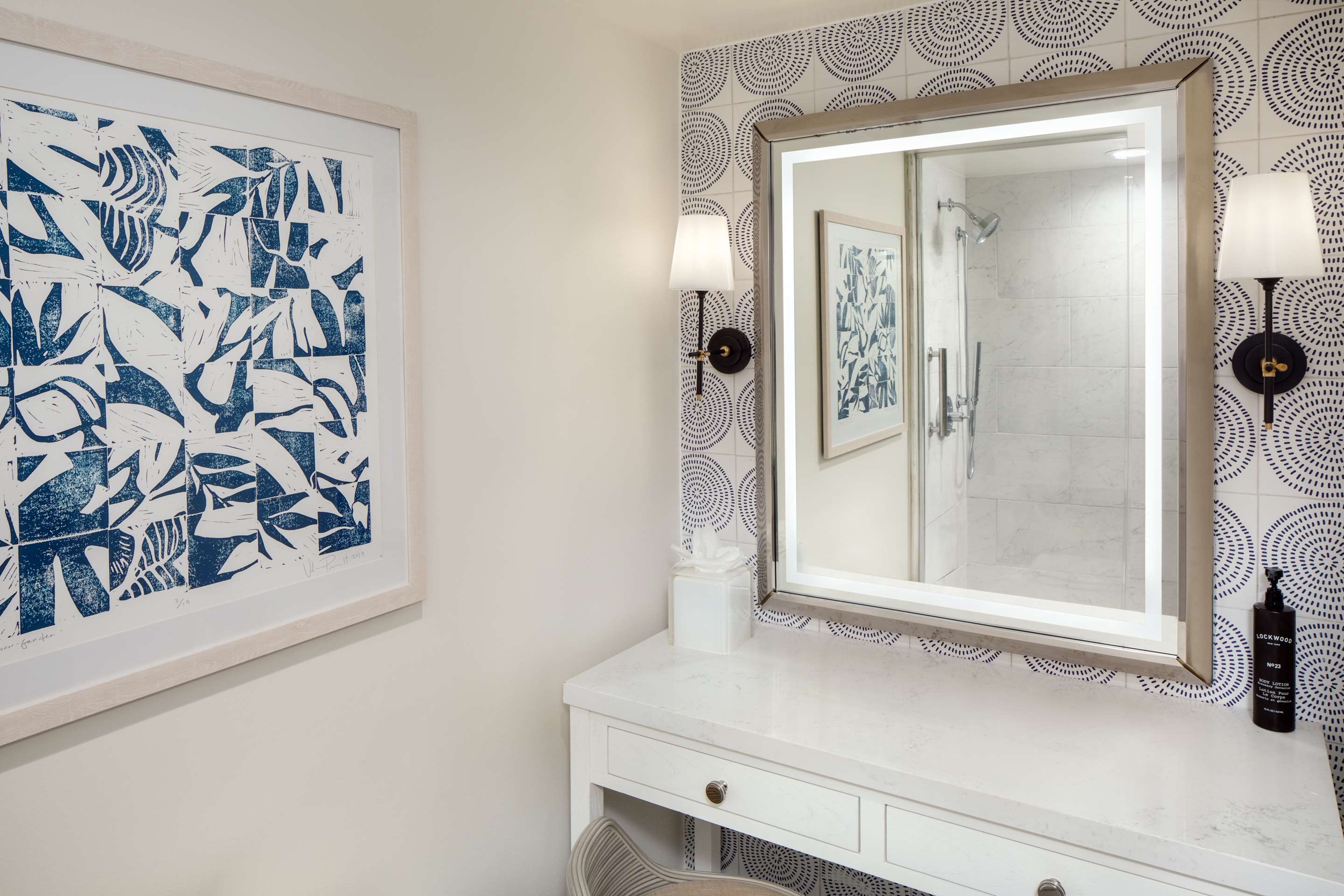 Guest room bath