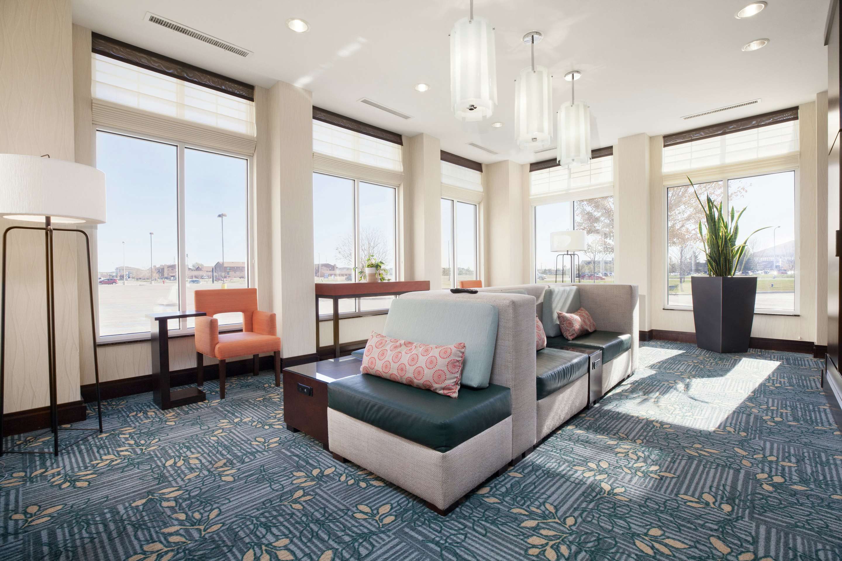 Lobby | Hilton Garden Inn Fargo