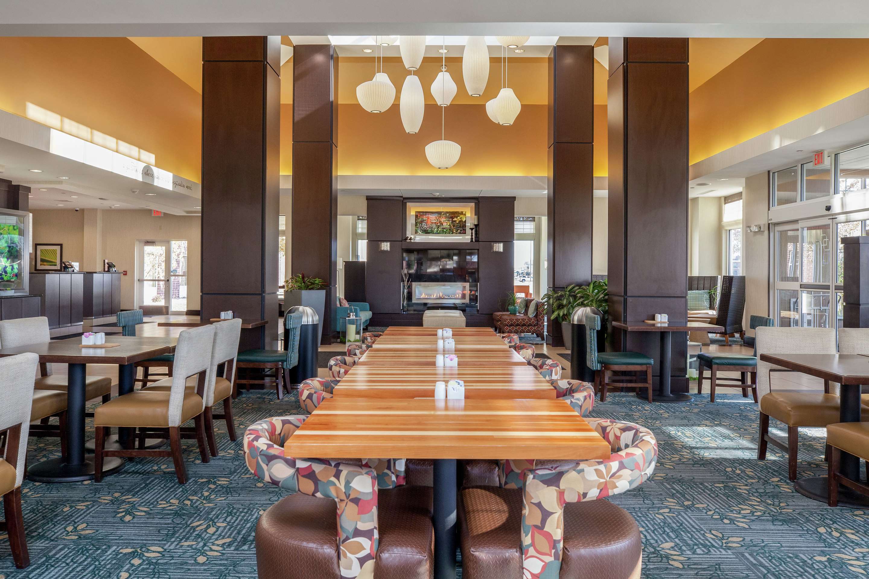 Restaurant | Hilton Garden Inn Fargo