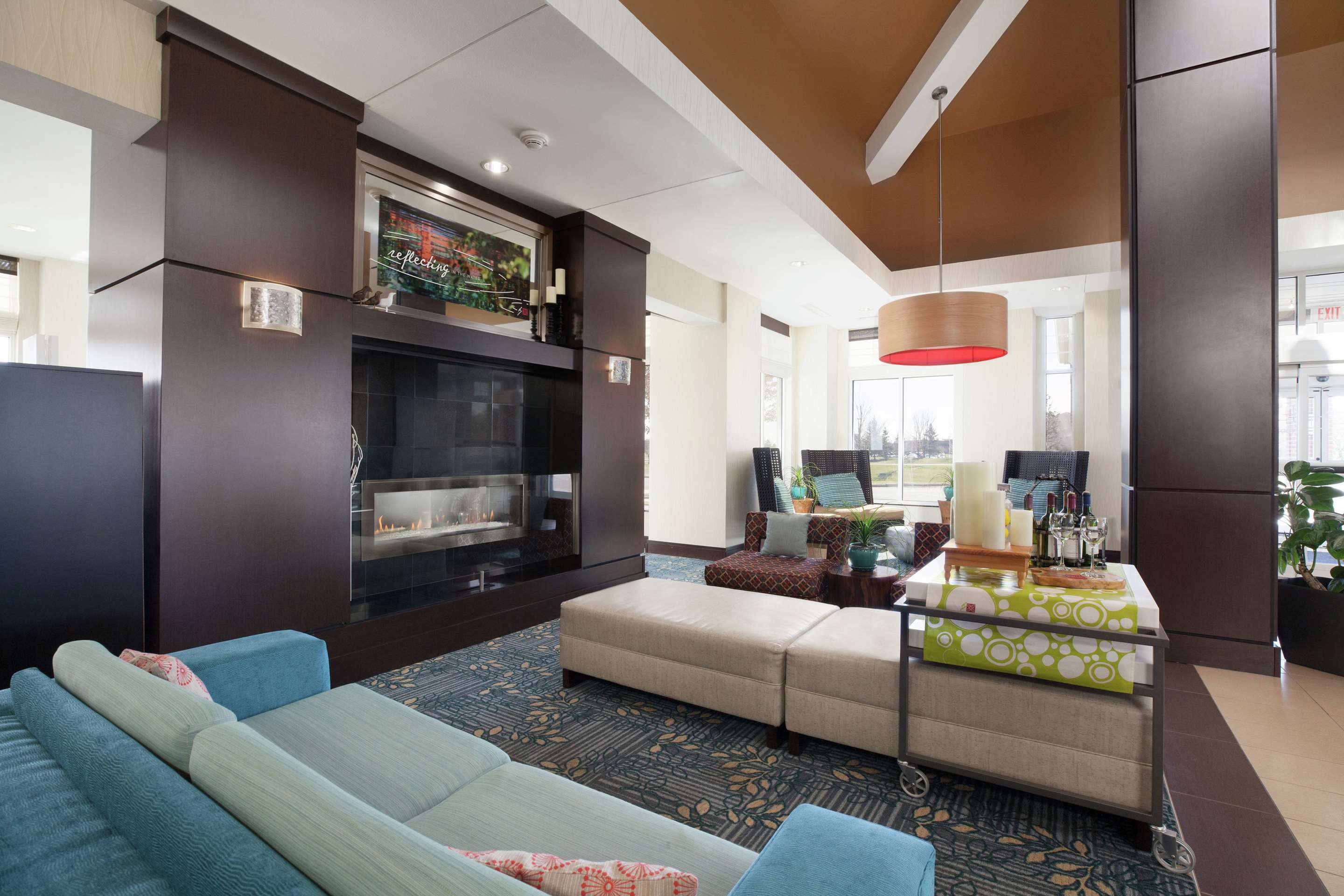 Lobby | Hilton Garden Inn Fargo