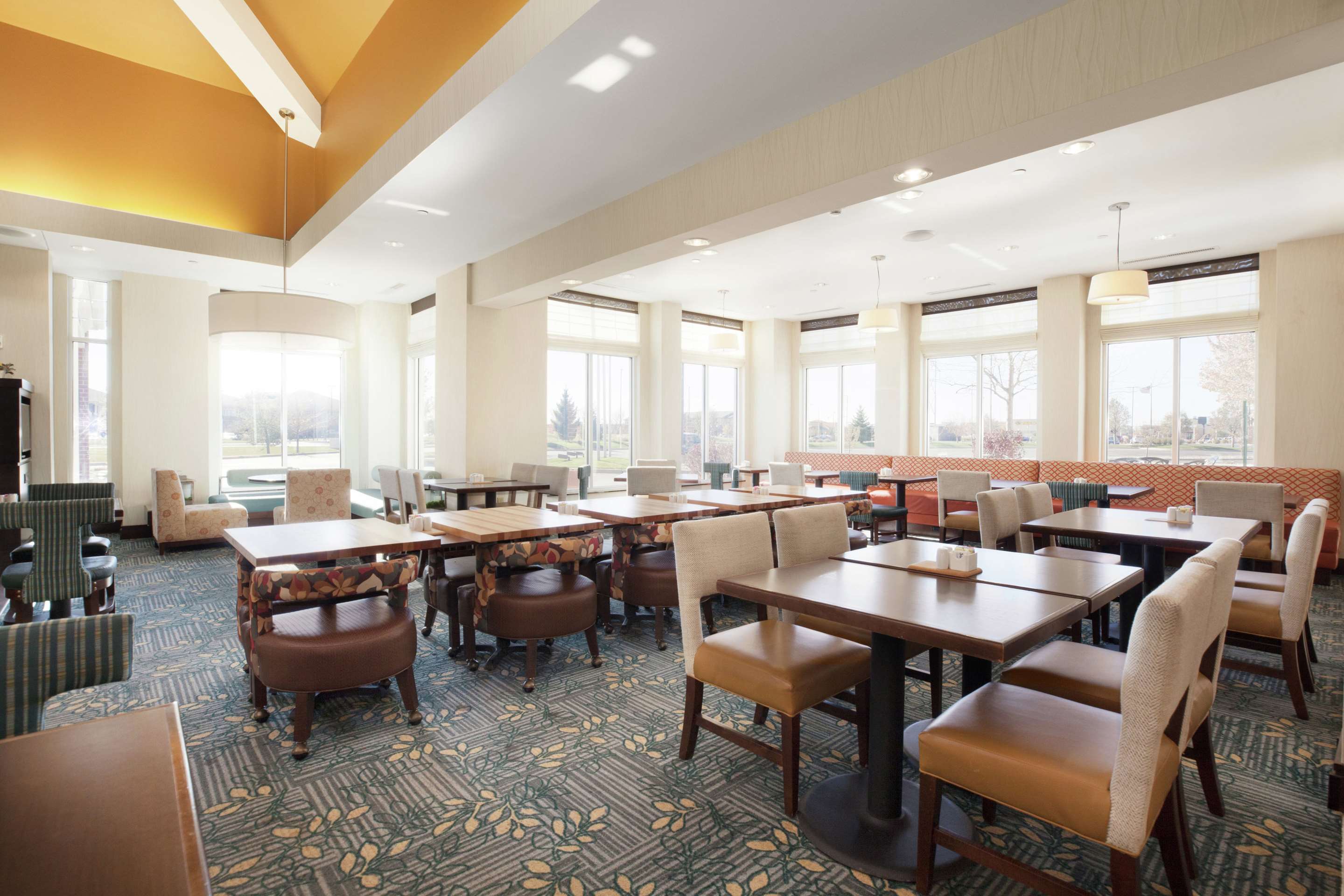 Restaurant | Hilton Garden Inn Fargo