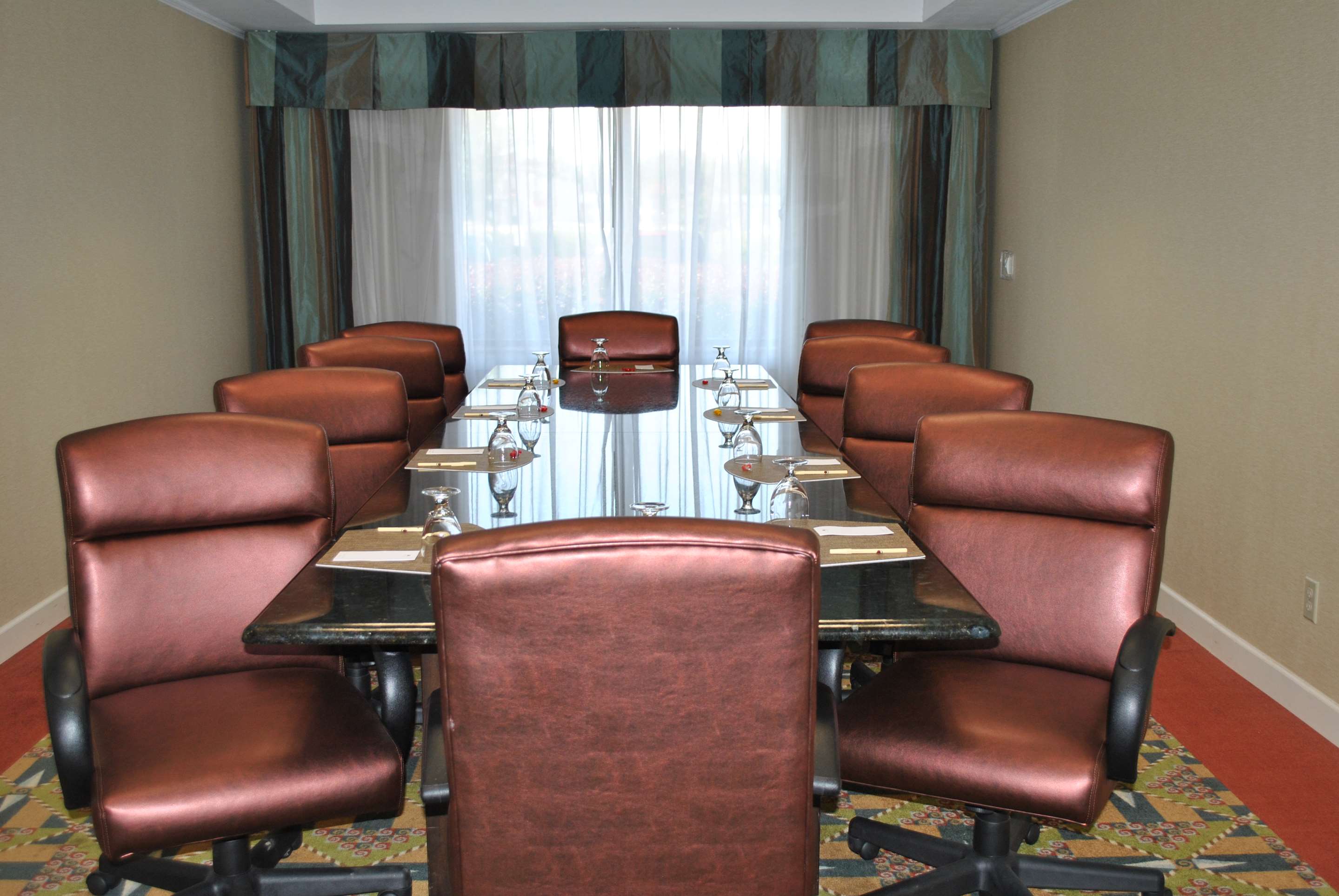 Meeting Room | Doubletree by Hilton Hotel Fayetteville