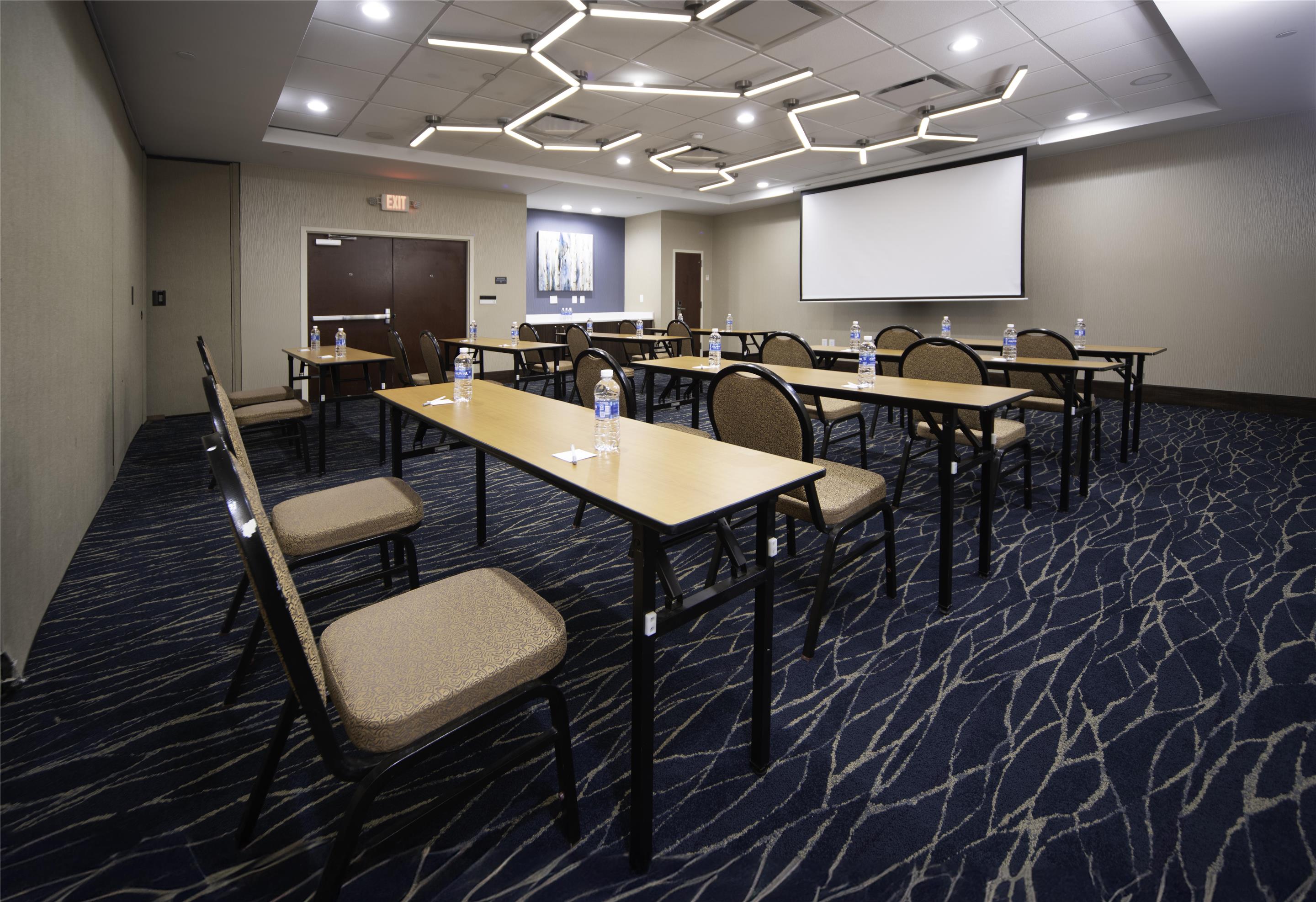 Meeting Room | Hilton Garden Inn Fayetteville Fort Liberty