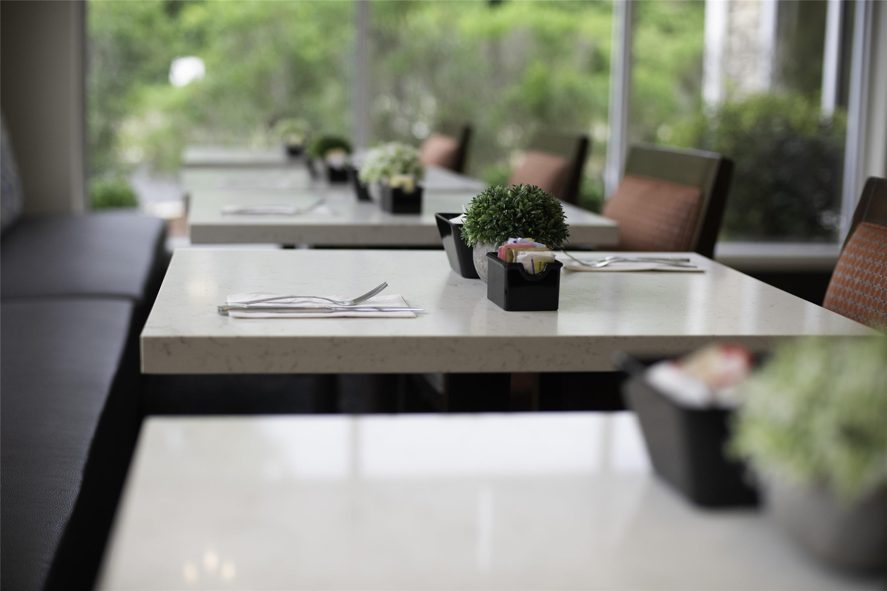 Restaurant | Hilton Garden Inn Fayetteville Fort Liberty