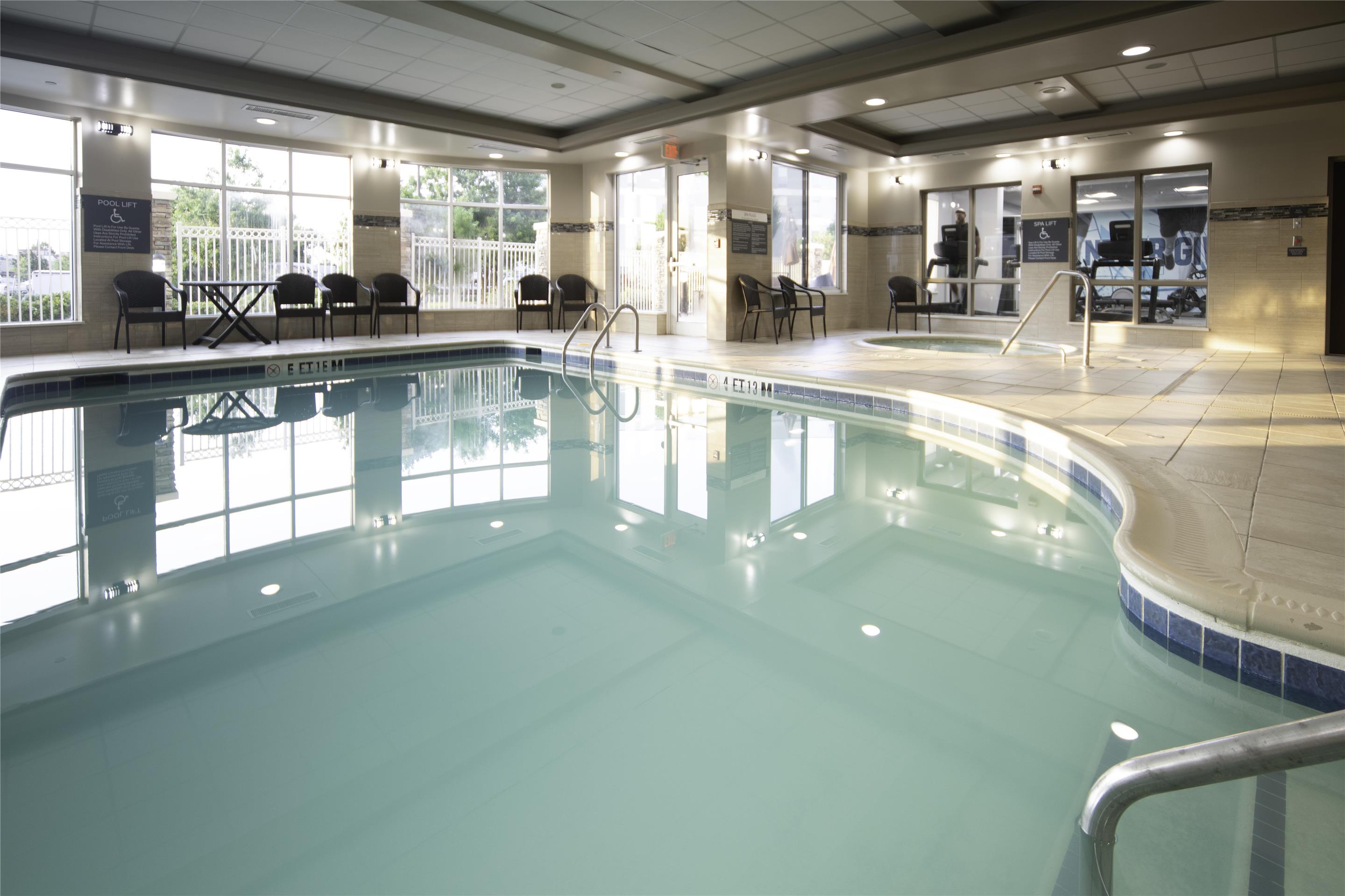 Pool | Hilton Garden Inn Fayetteville Fort Liberty