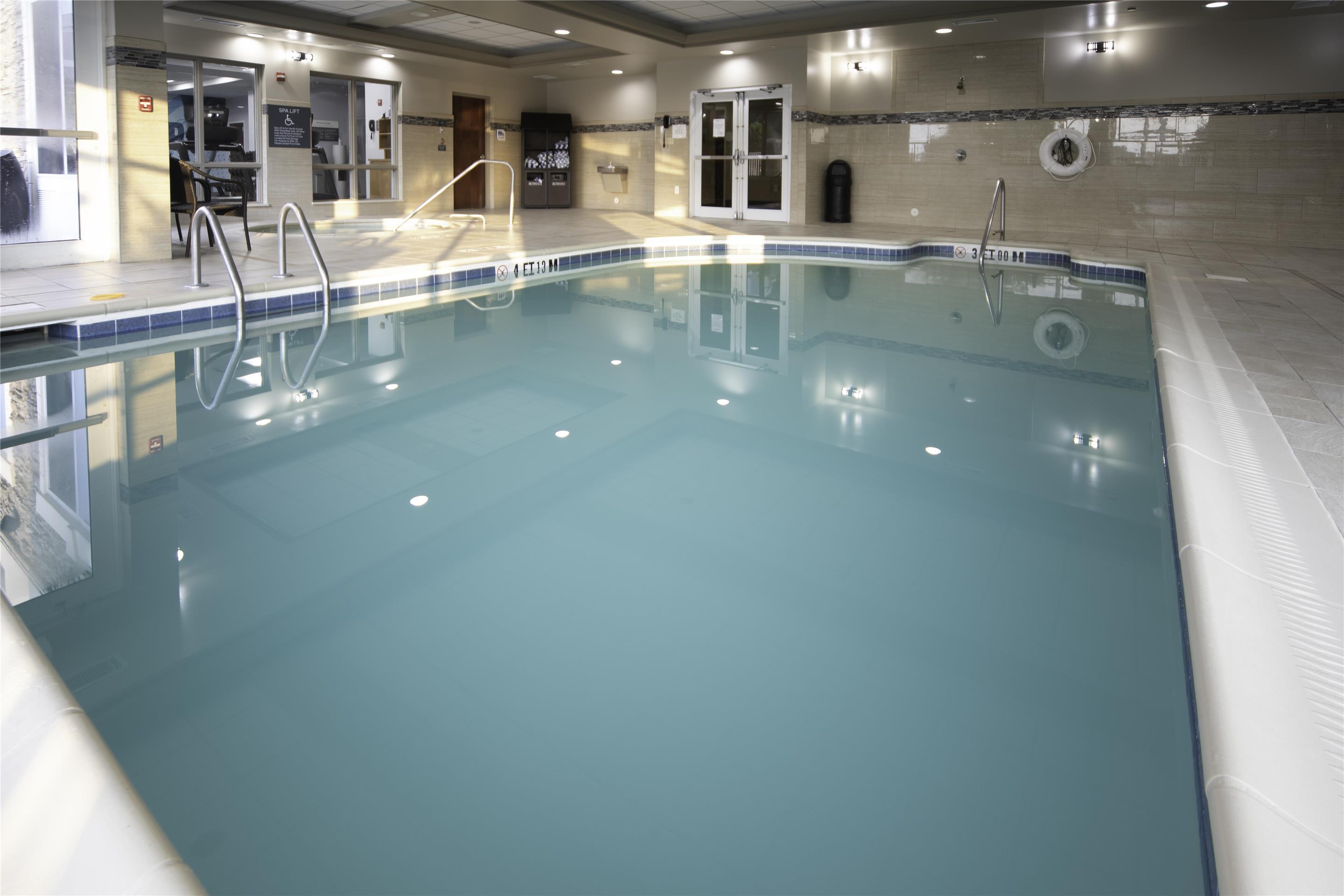 Pool | Hilton Garden Inn Fayetteville Fort Liberty
