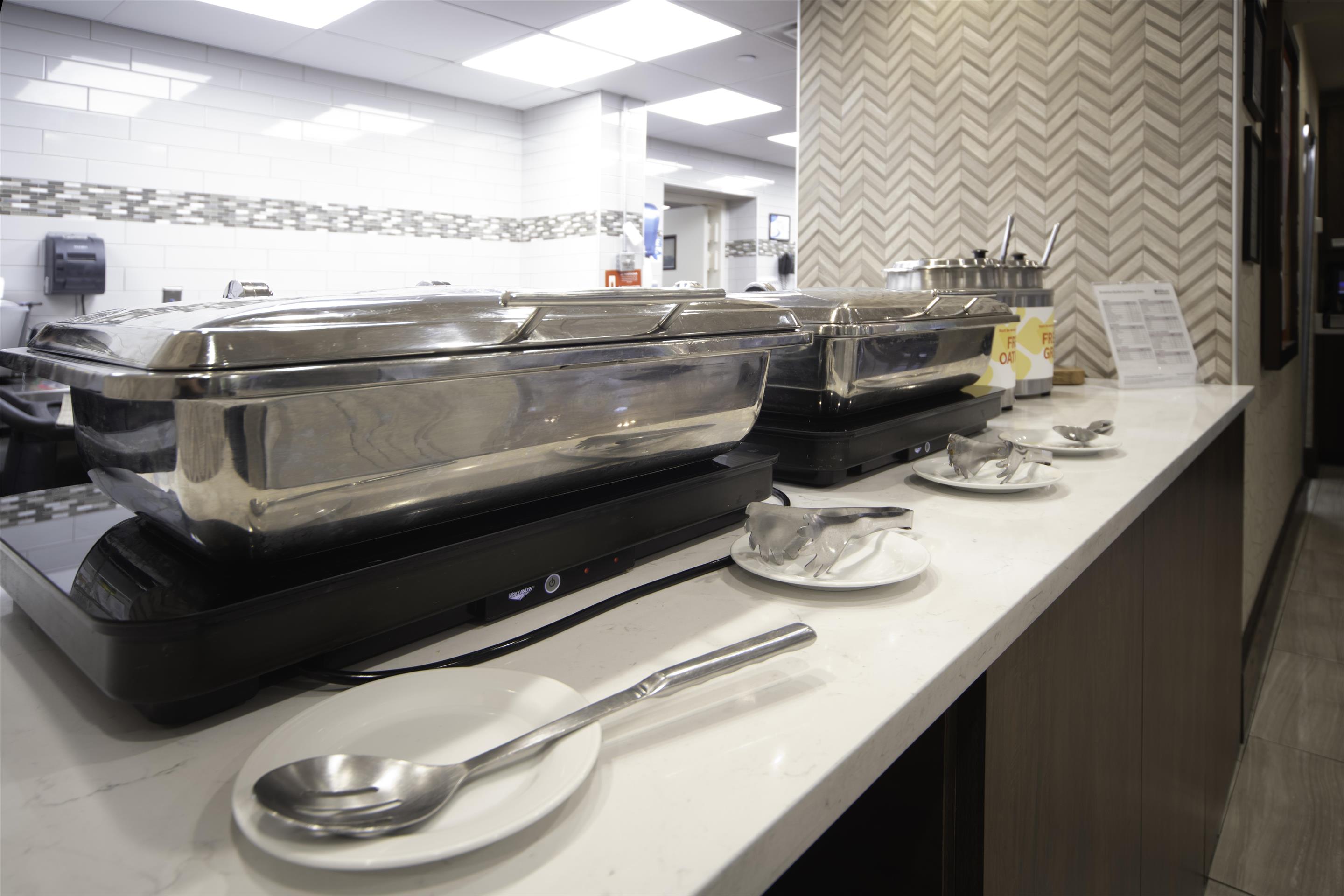 Breakfast Area | Hilton Garden Inn Fayetteville Fort Liberty