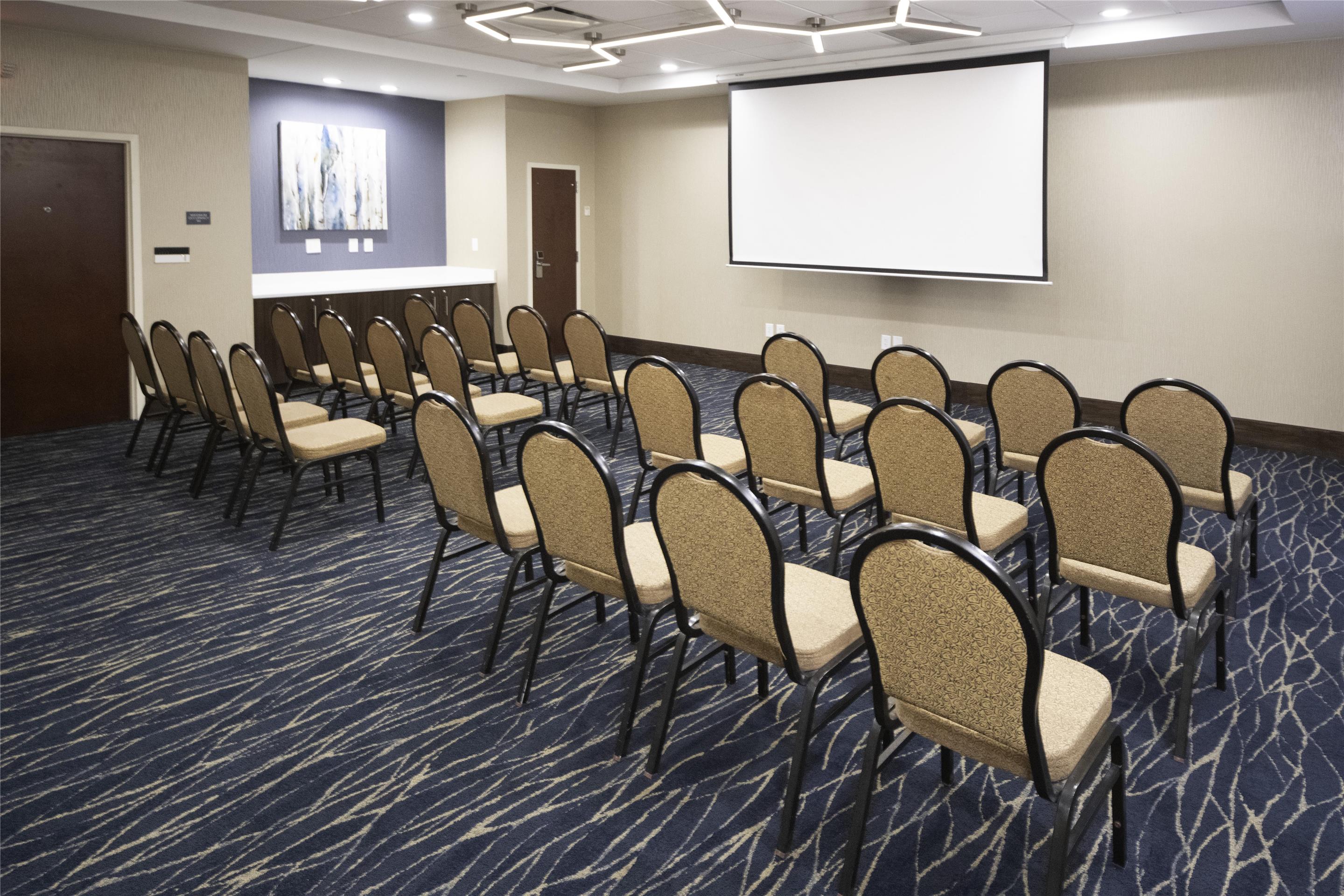 Meeting Room | Hilton Garden Inn Fayetteville Fort Liberty