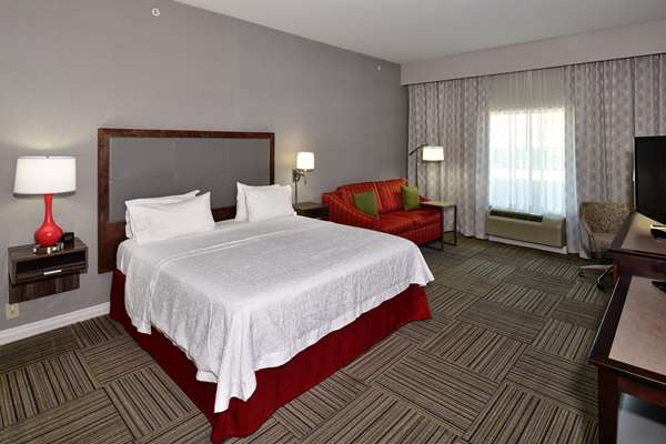  - Hampton Inn & Suites Fredericksburg