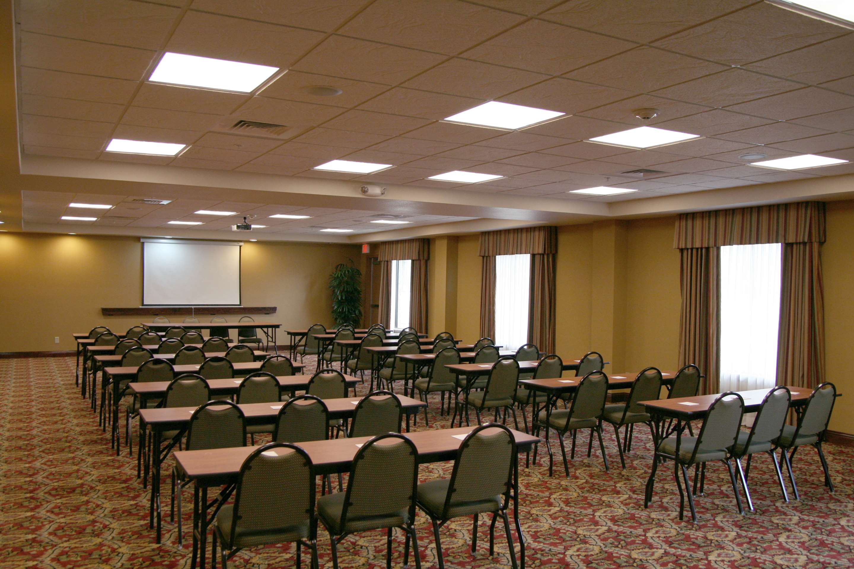 Meeting Room | Hampton Inn & Suites Fredericksburg