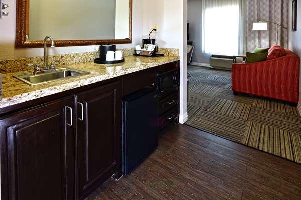 - Hampton Inn & Suites Fredericksburg