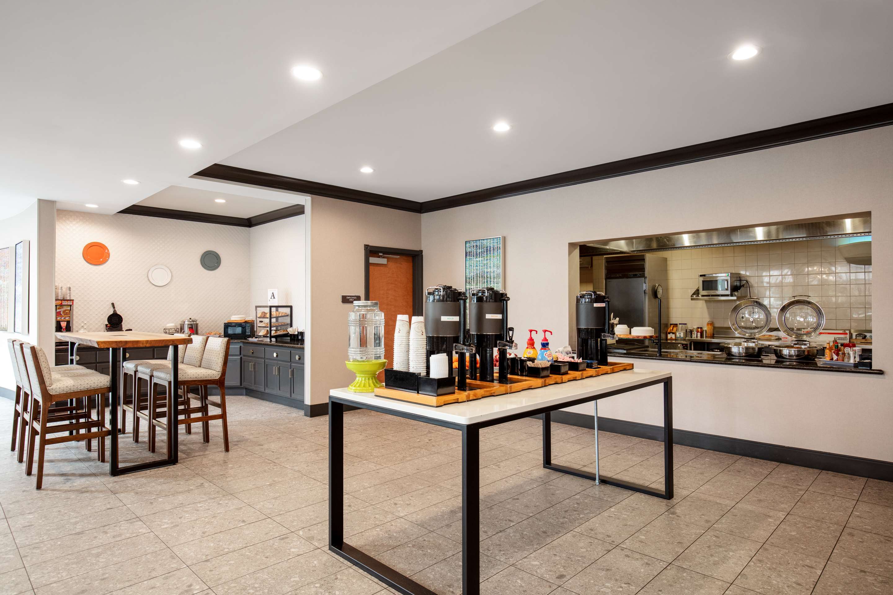 Breakfast Area | Hilton Garden Inn Kalispell
