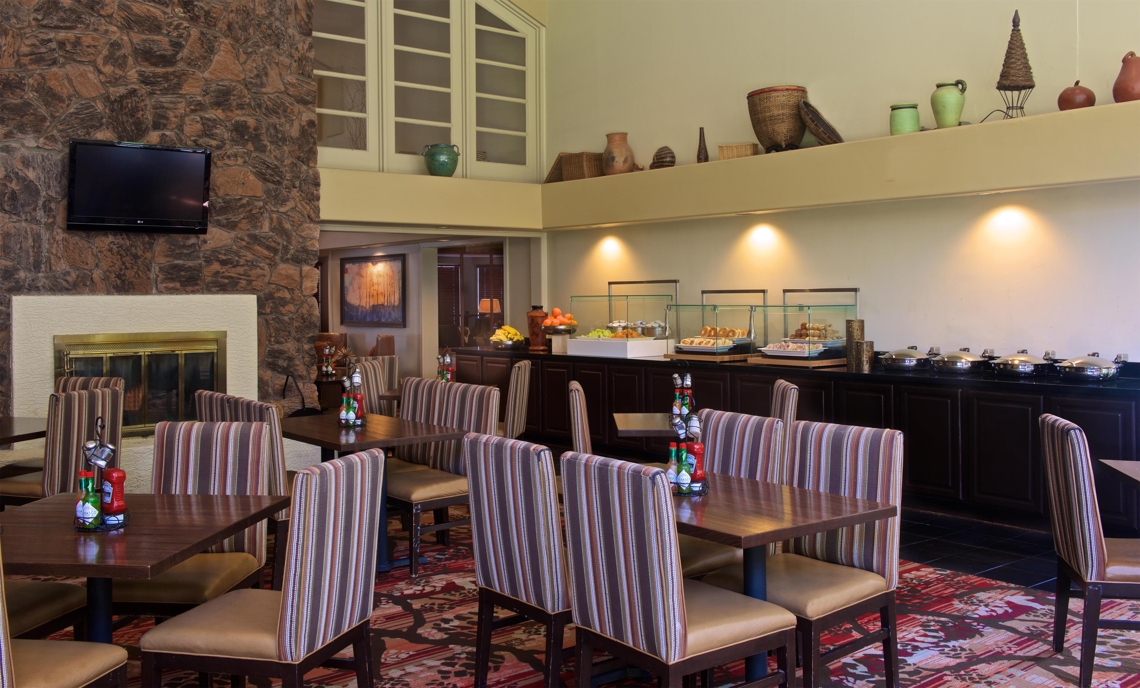 BarLounge | Embassy Suites by Hilton Flagstaff