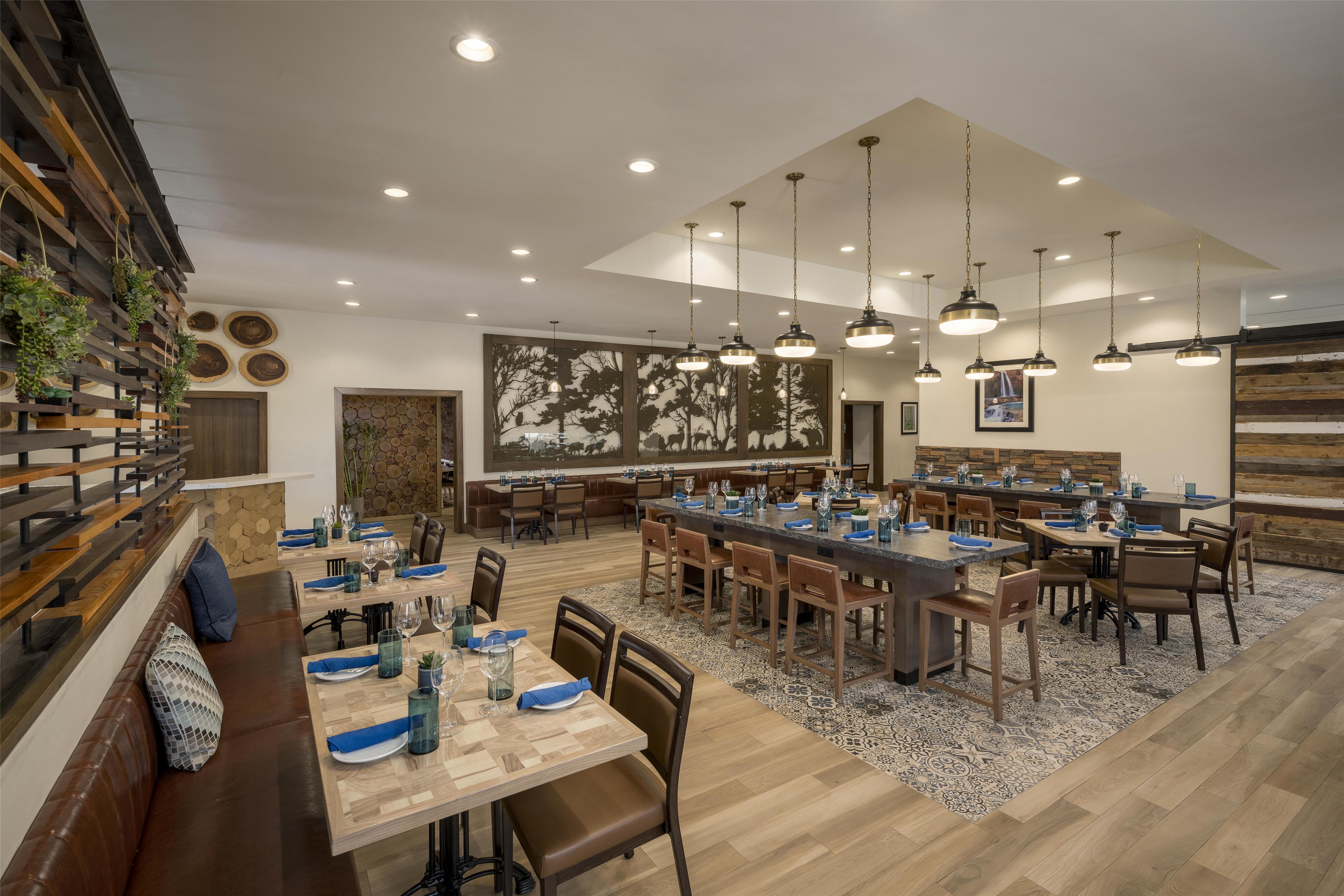 Breakfast Area | DoubleTree by Hilton Hotel Flagstaff