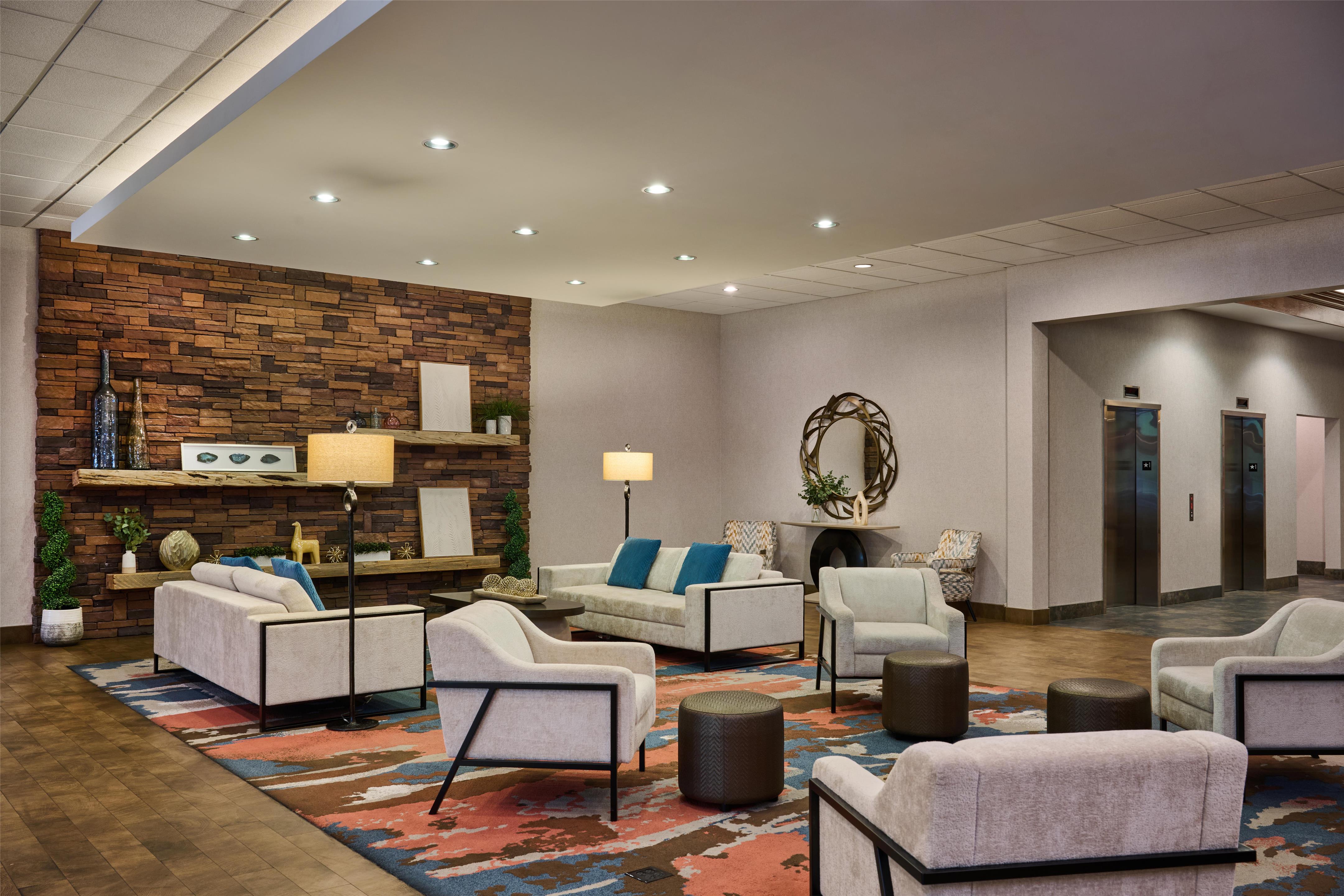Lobby | DoubleTree by Hilton Hotel Flagstaff