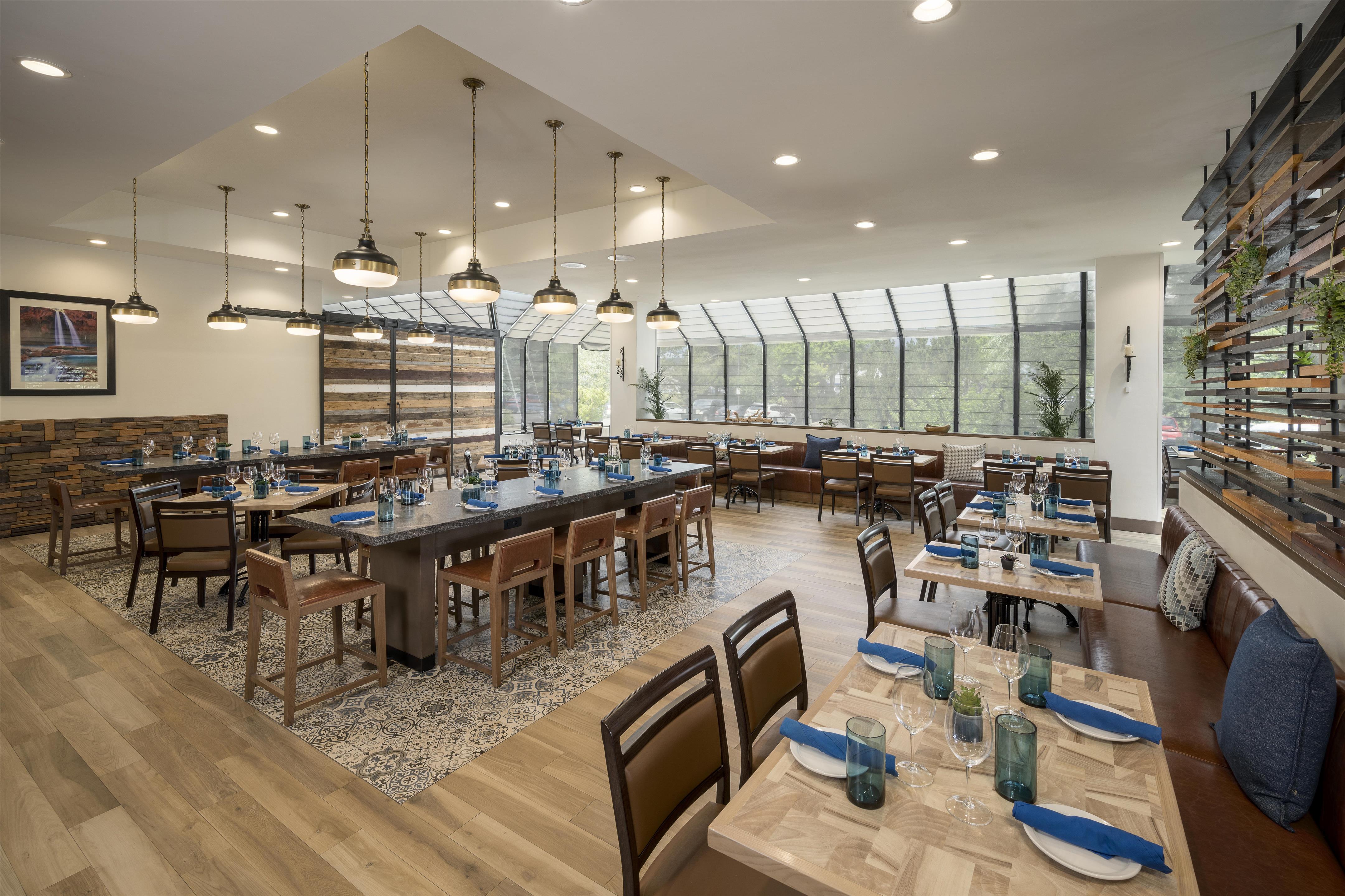 Breakfast Area | DoubleTree by Hilton Hotel Flagstaff