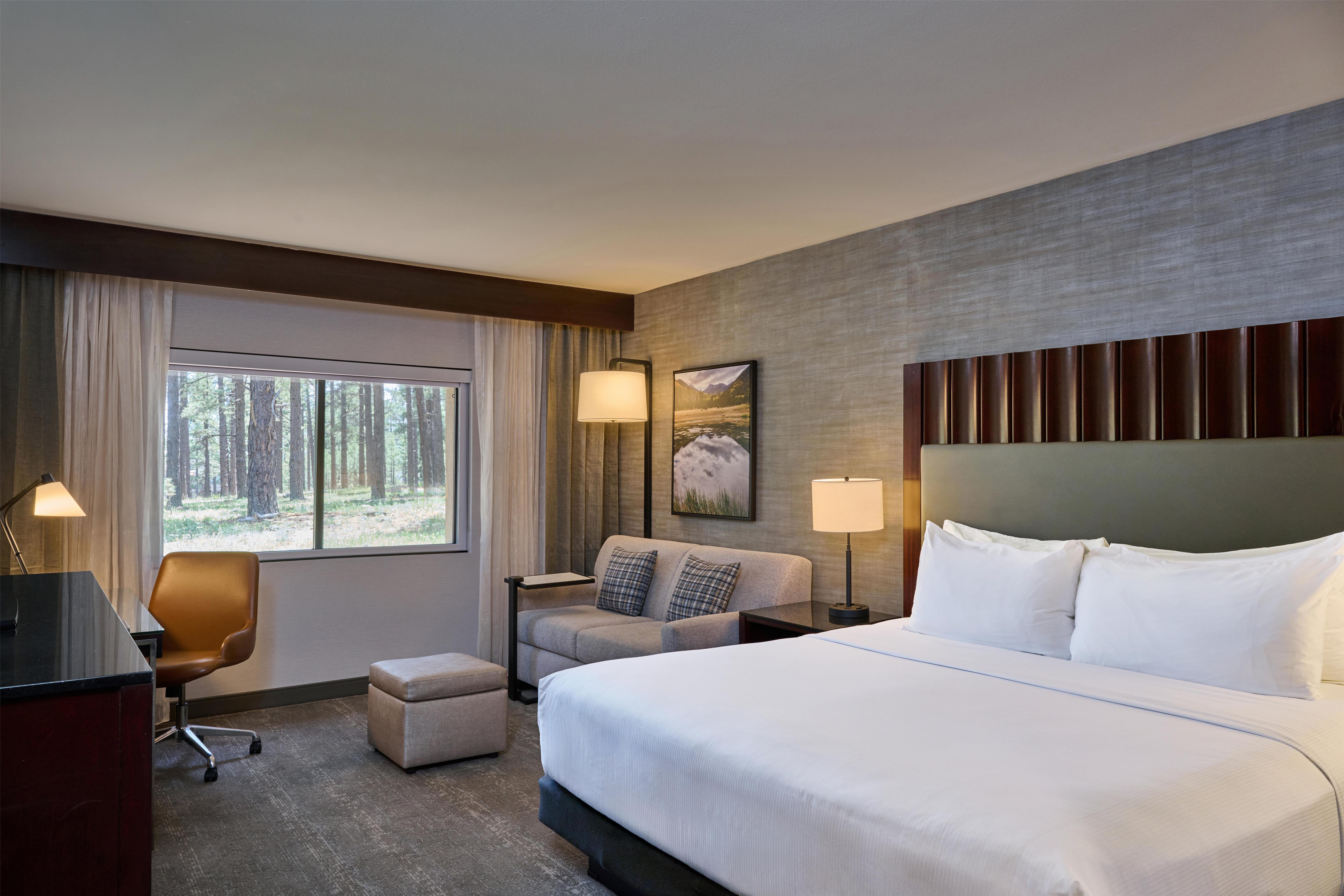 DoubleTree by Hilton Hotel Flagstaff Room Type - 1 KING ACC RI SHWR SOFABED