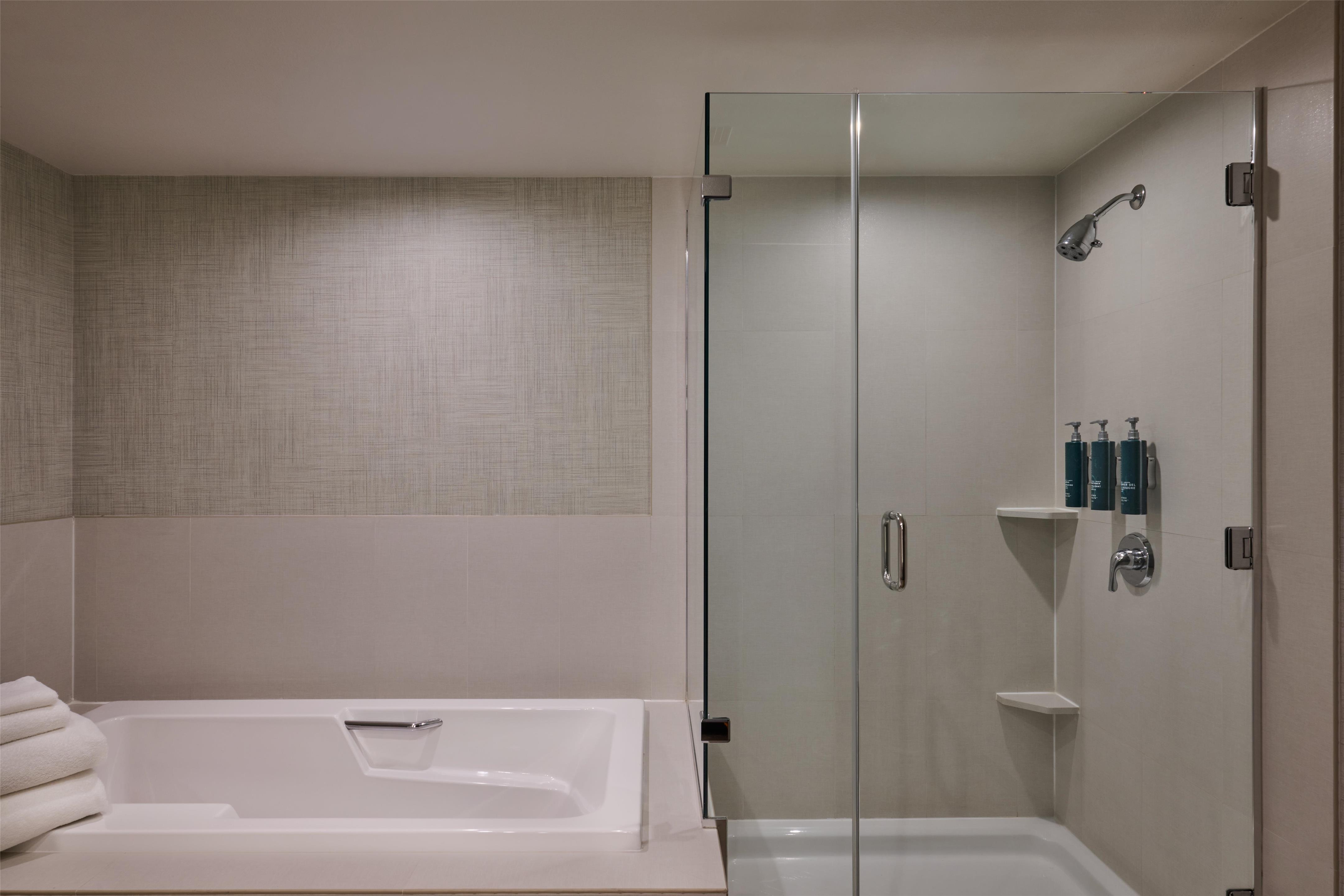 Guest room bath