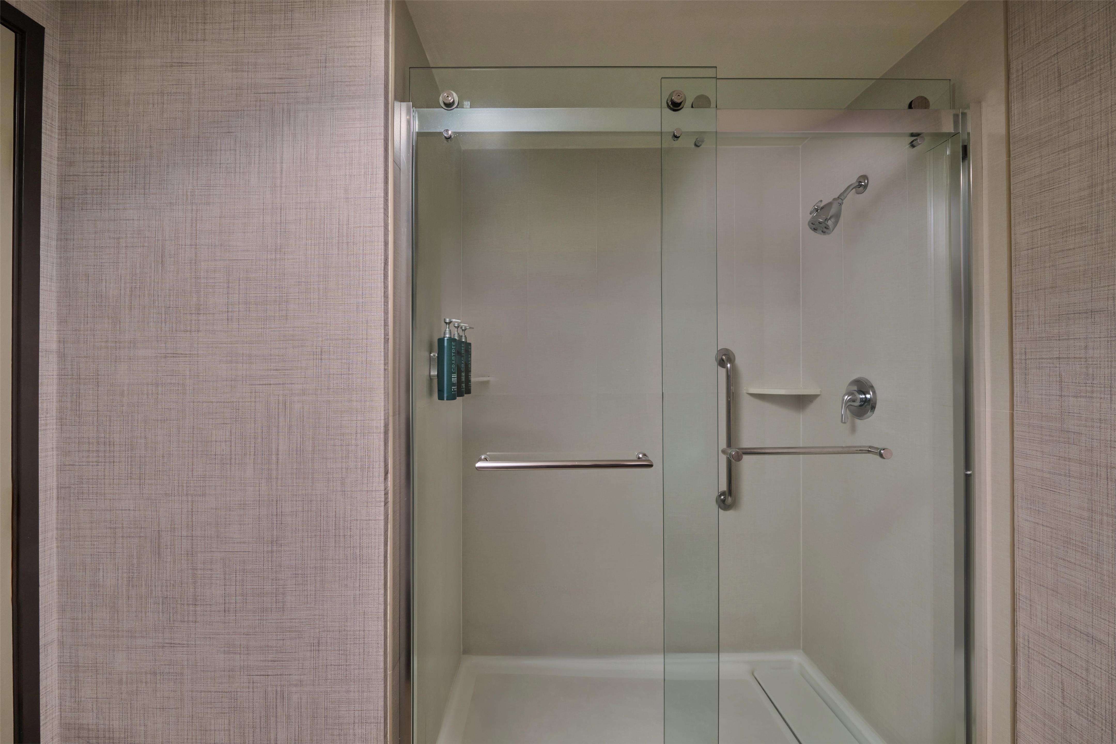 Guest room bath