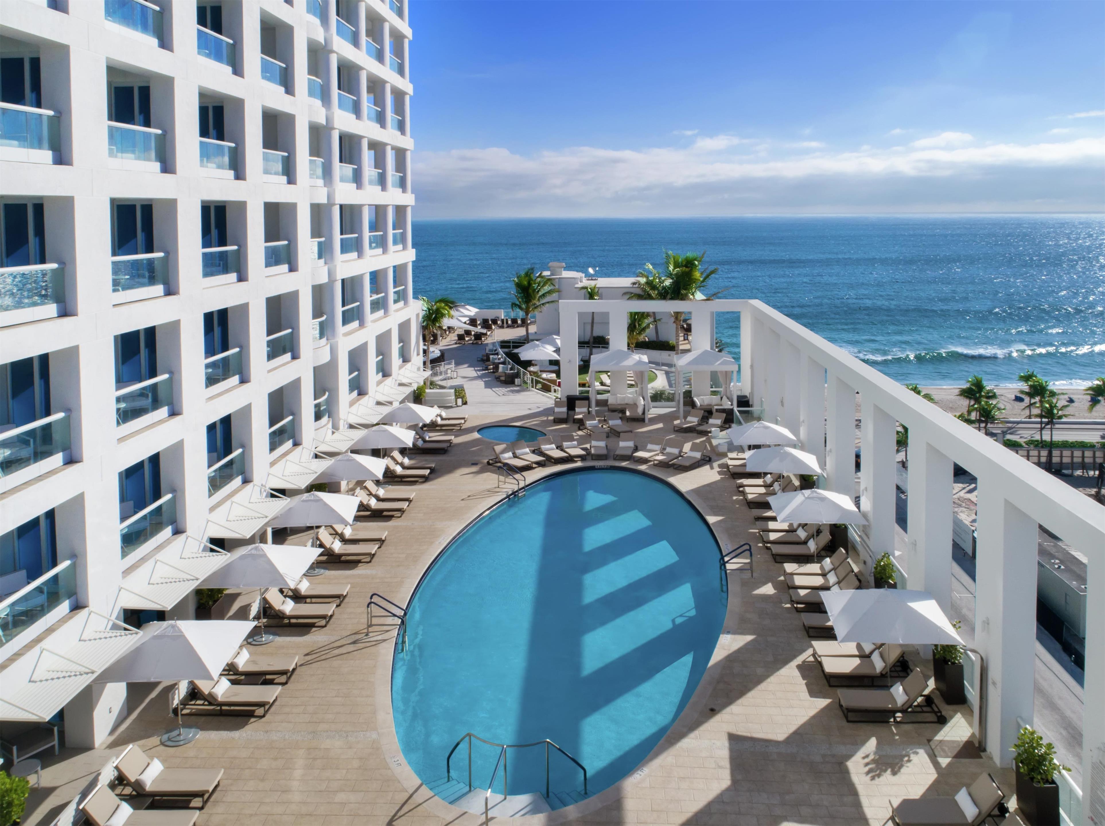 Pool | Conrad Fort Lauderdale Beach