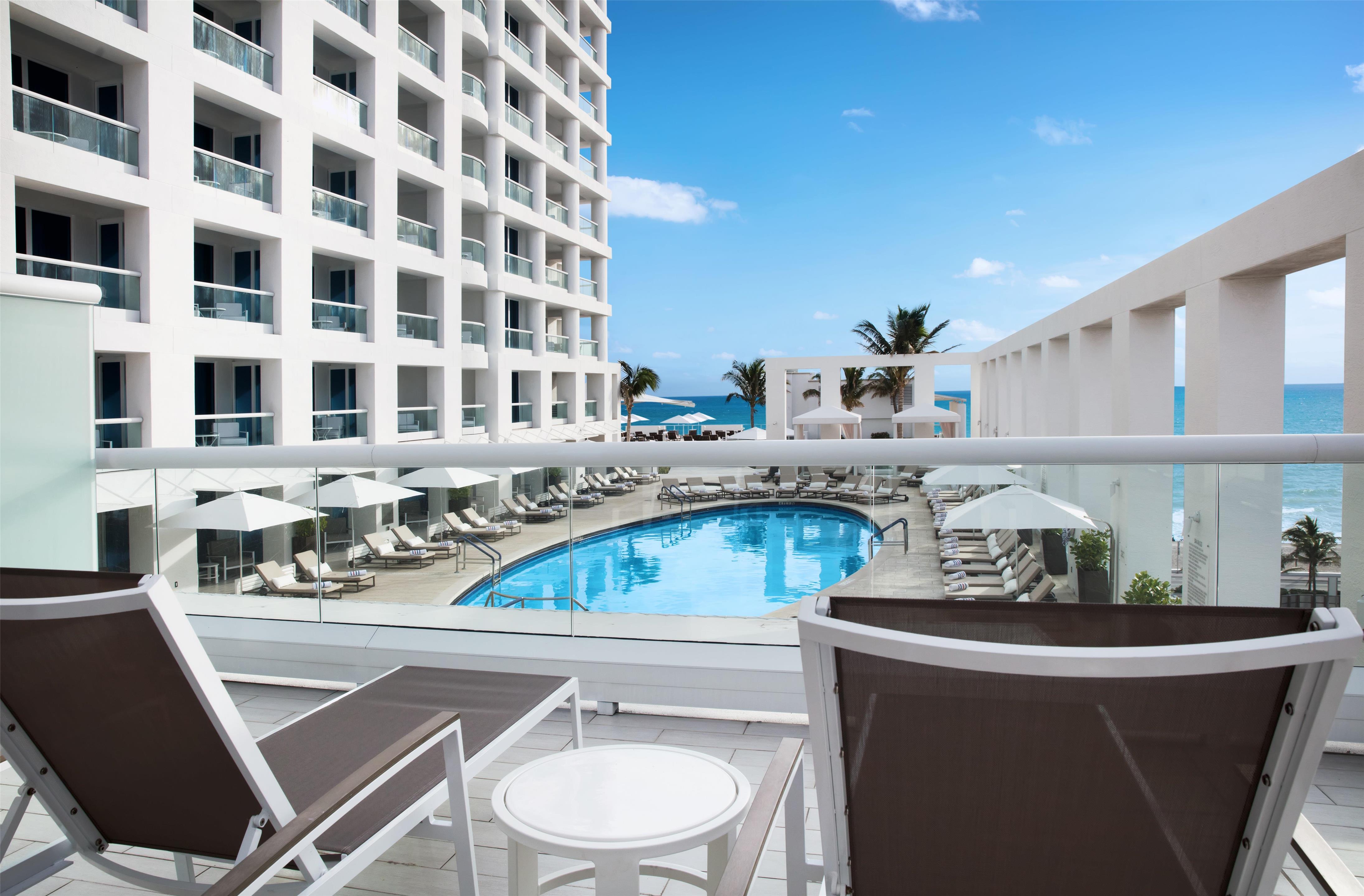 Pool | Conrad Fort Lauderdale Beach