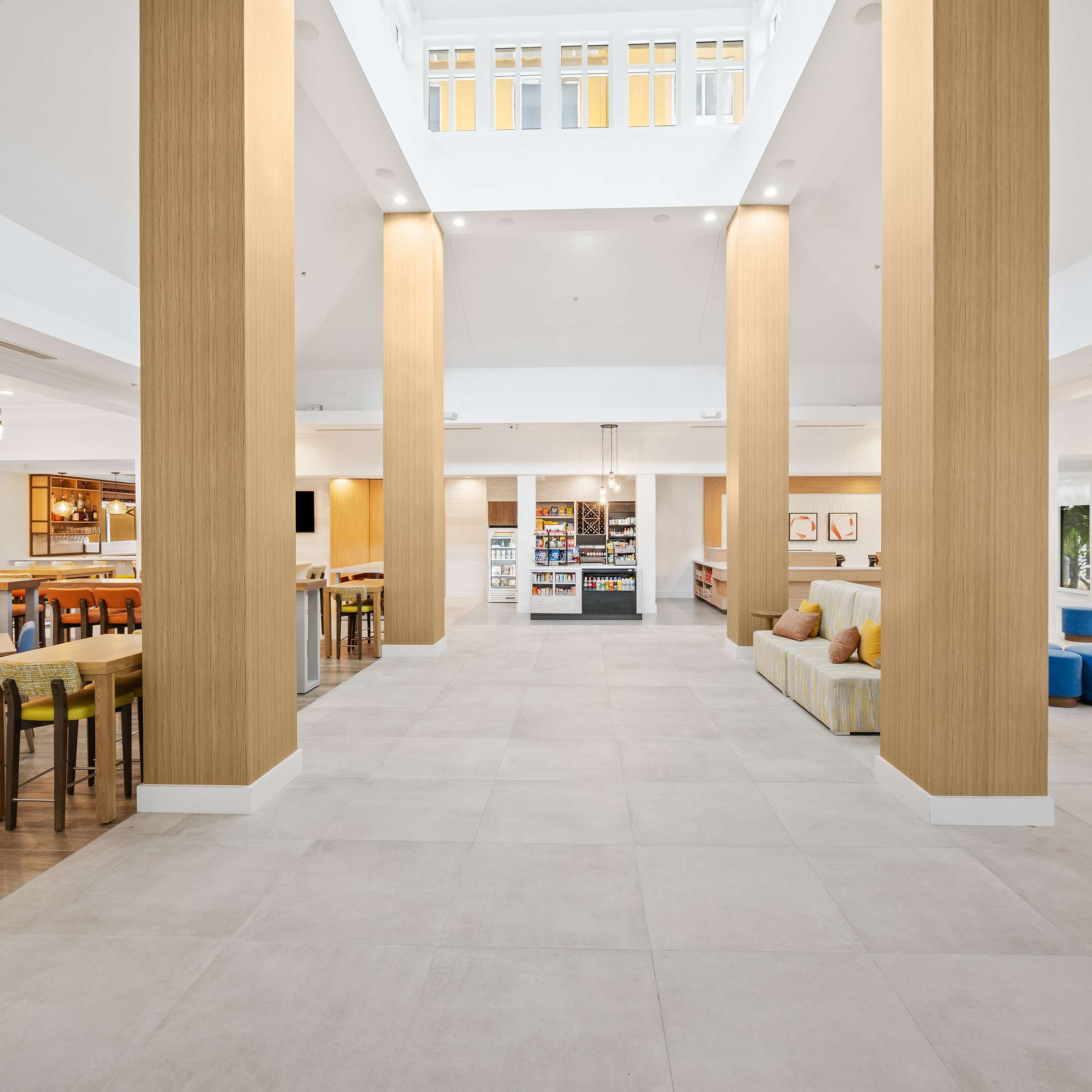 Reception | Hilton Garden Inn Fort Lauderdale Airport-Cruise Port