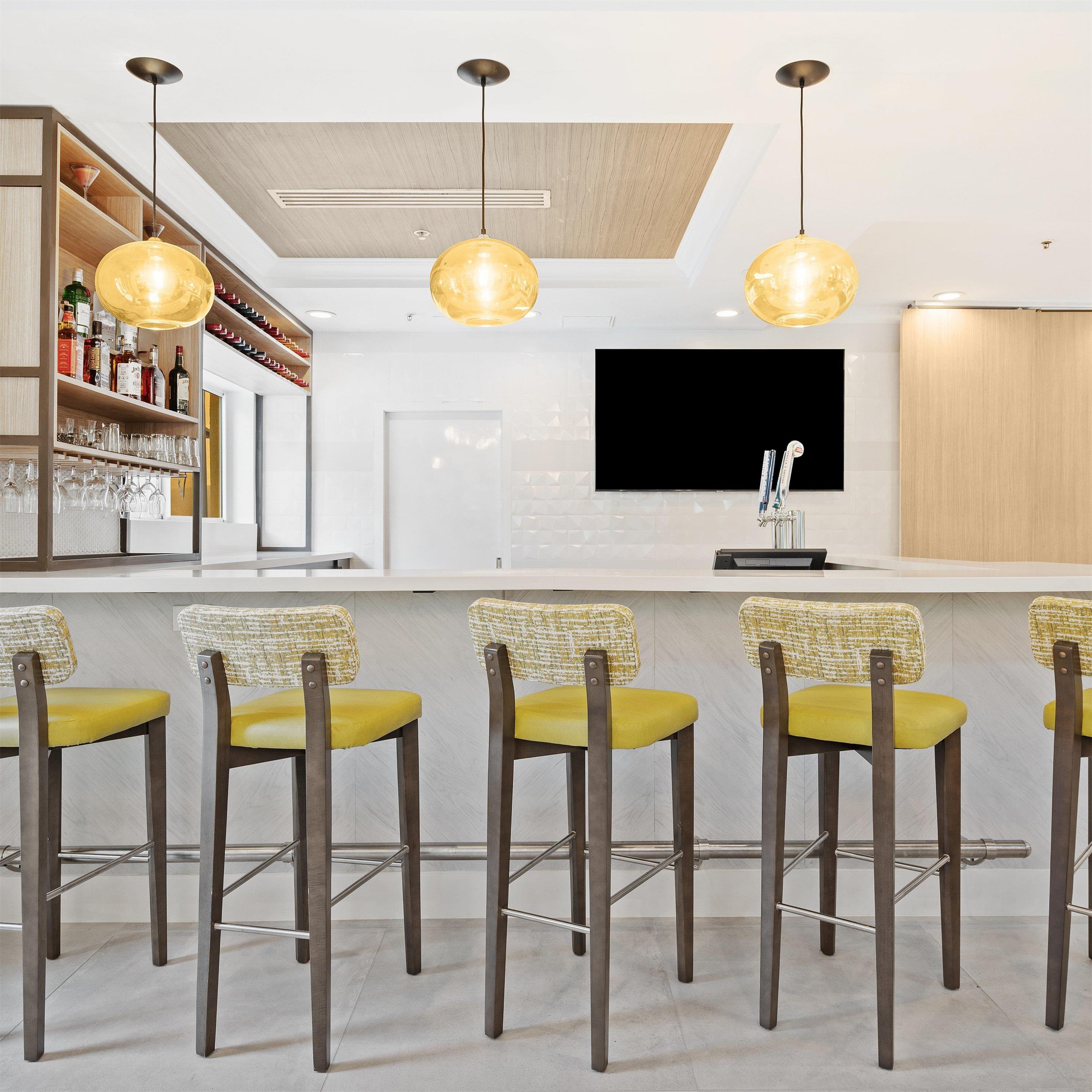 Restaurant | Hilton Garden Inn Fort Lauderdale Airport-Cruise Port