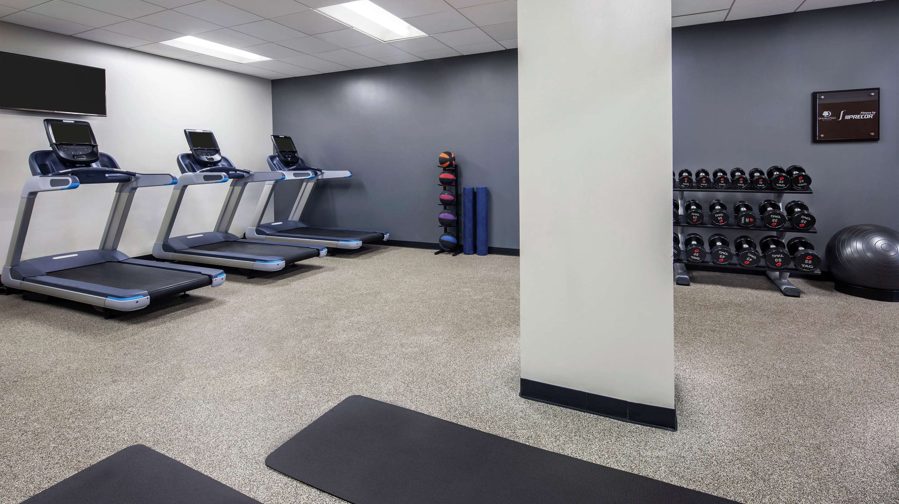 Health club fitness center gym | DoubleTree by Hilton Sunrise - Sawgrass Mills