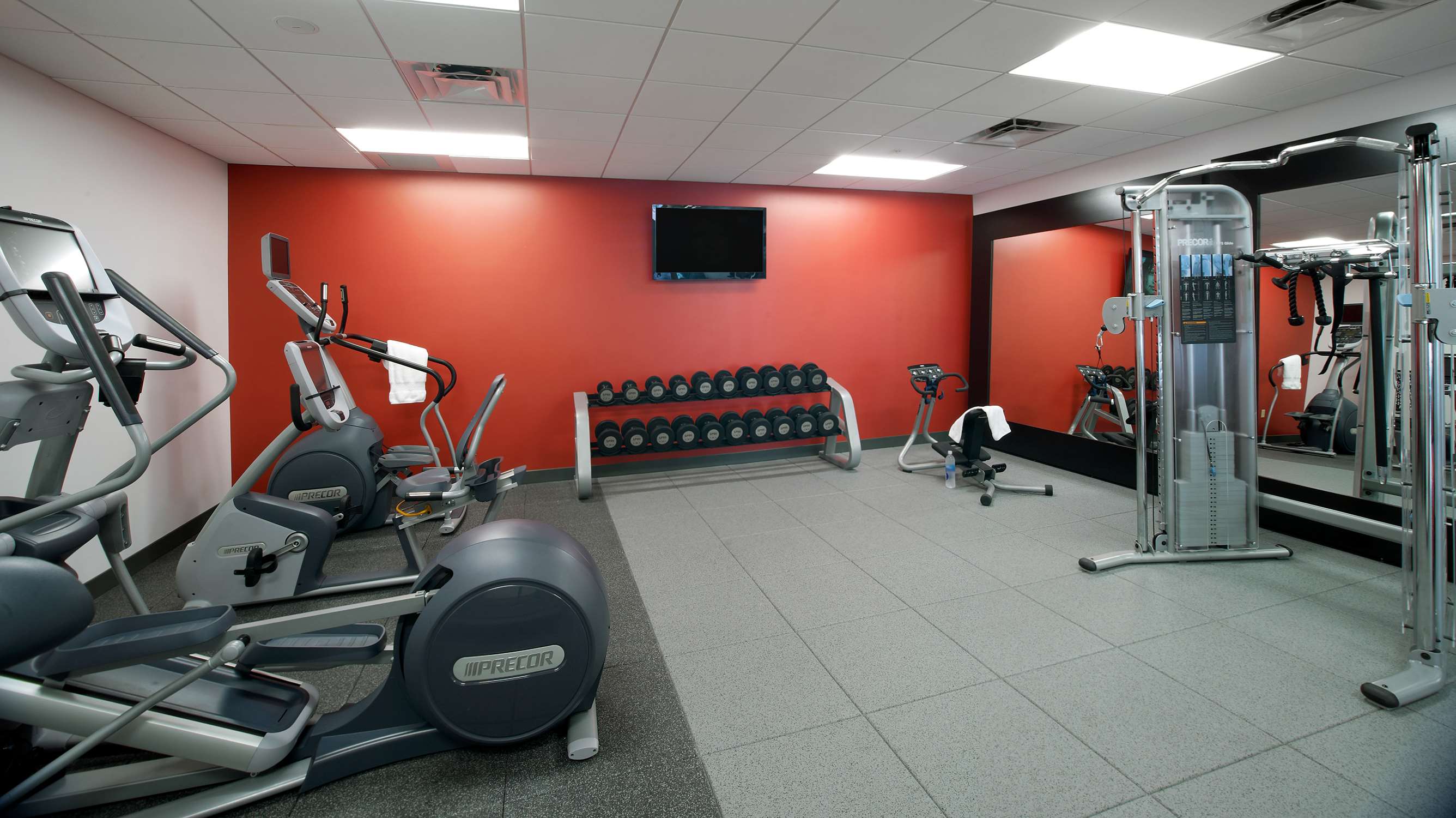 Health club fitness center gym | DoubleTree by Hilton Sunrise - Sawgrass Mills