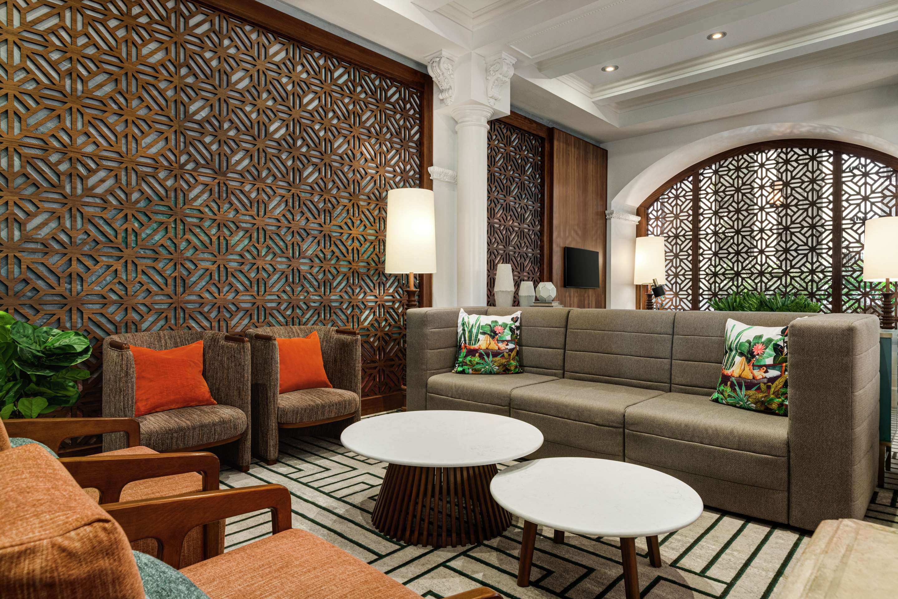 Lobby | Embassy Suites by Hilton Fort Lauderdale 17th Street