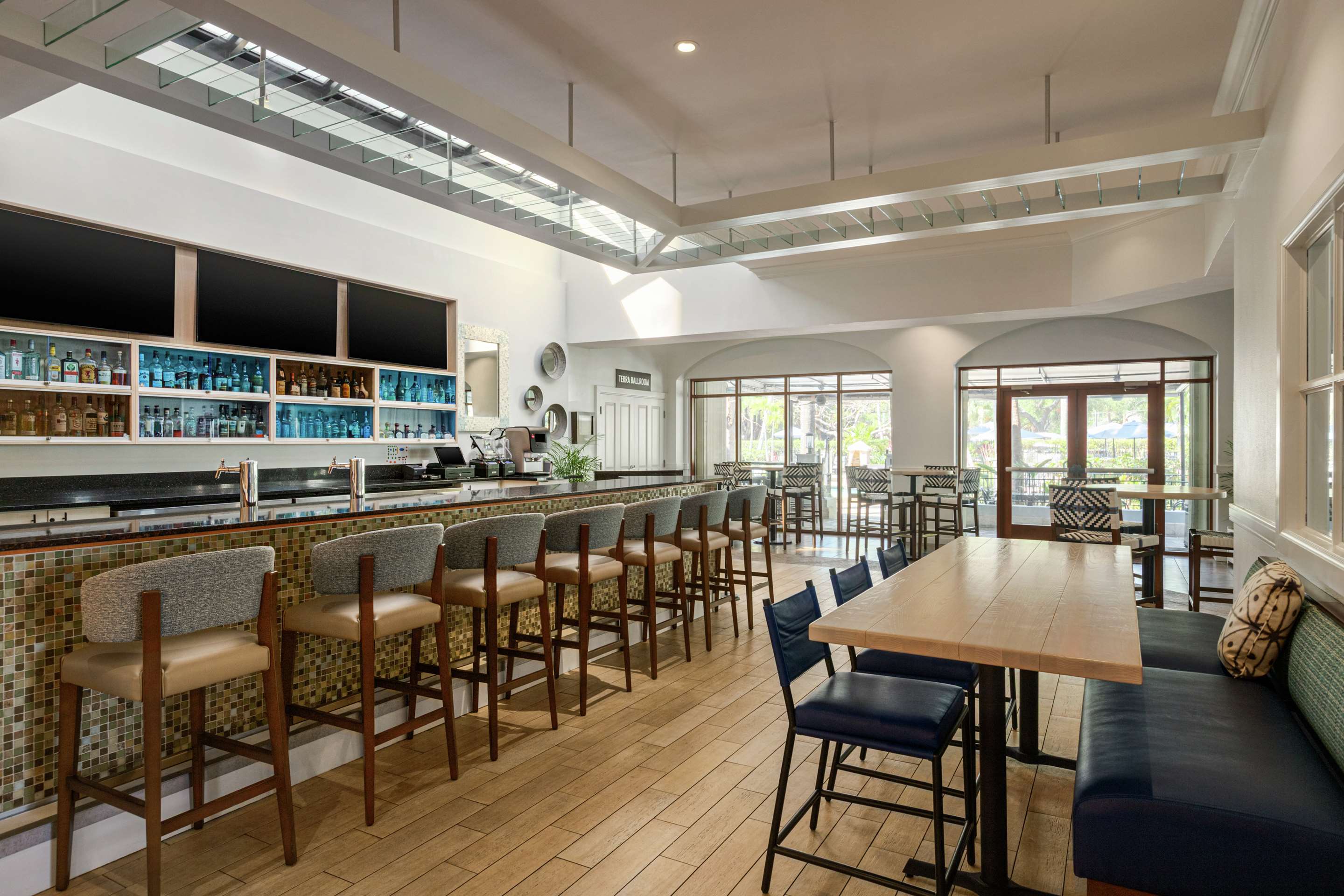BarLounge | Embassy Suites by Hilton Fort Lauderdale 17th Street
