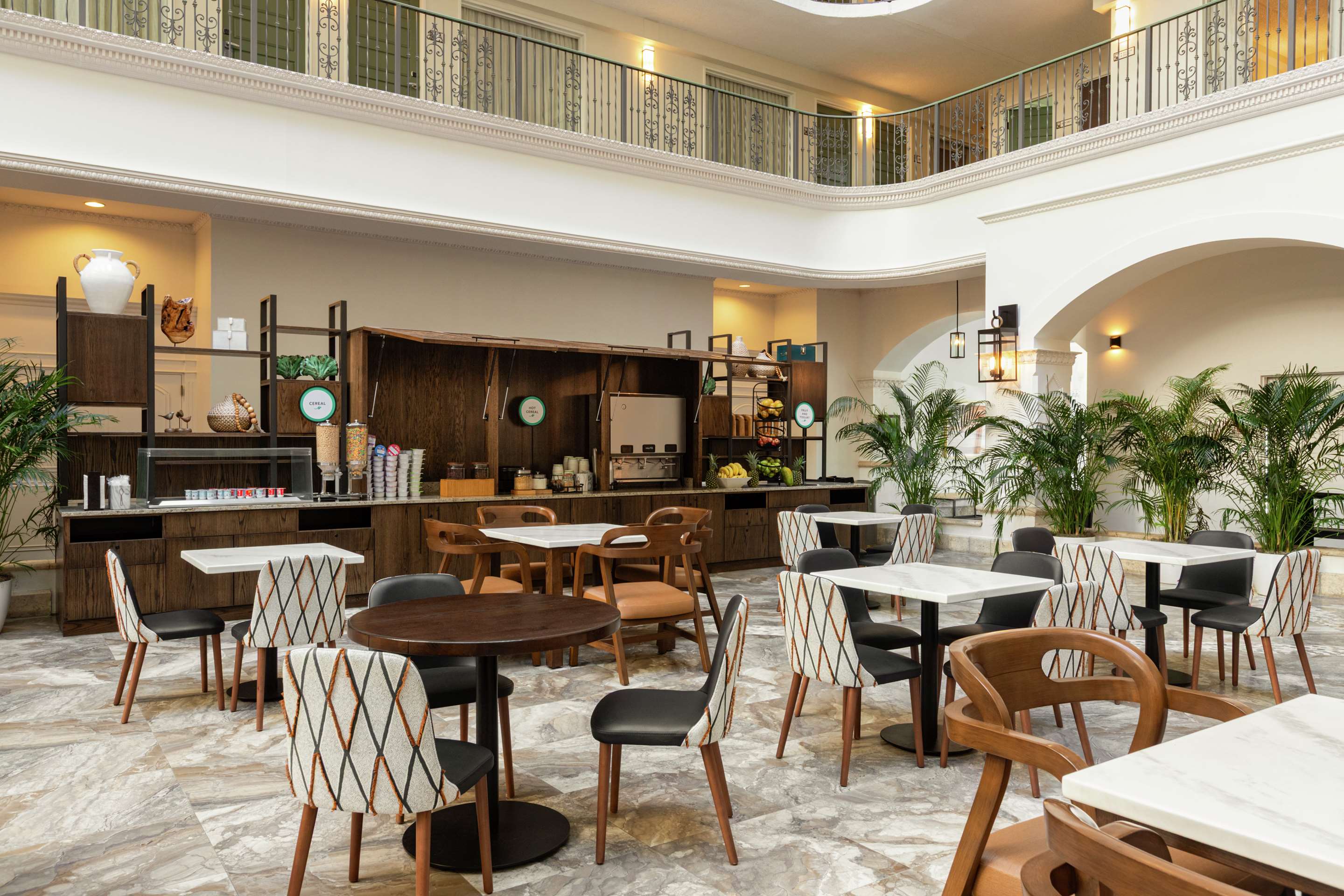 Breakfast Area | Embassy Suites by Hilton Fort Lauderdale 17th Street